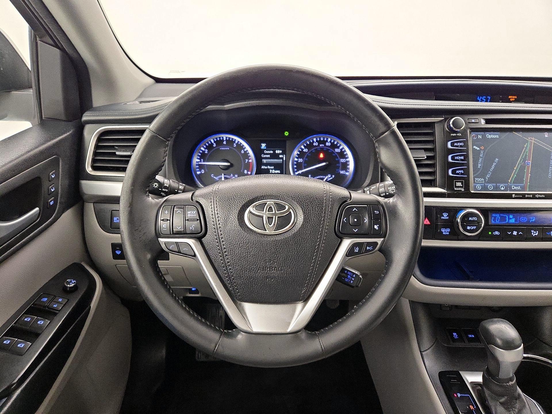 Thumbnail: 2017 Toyota Highlander - 10