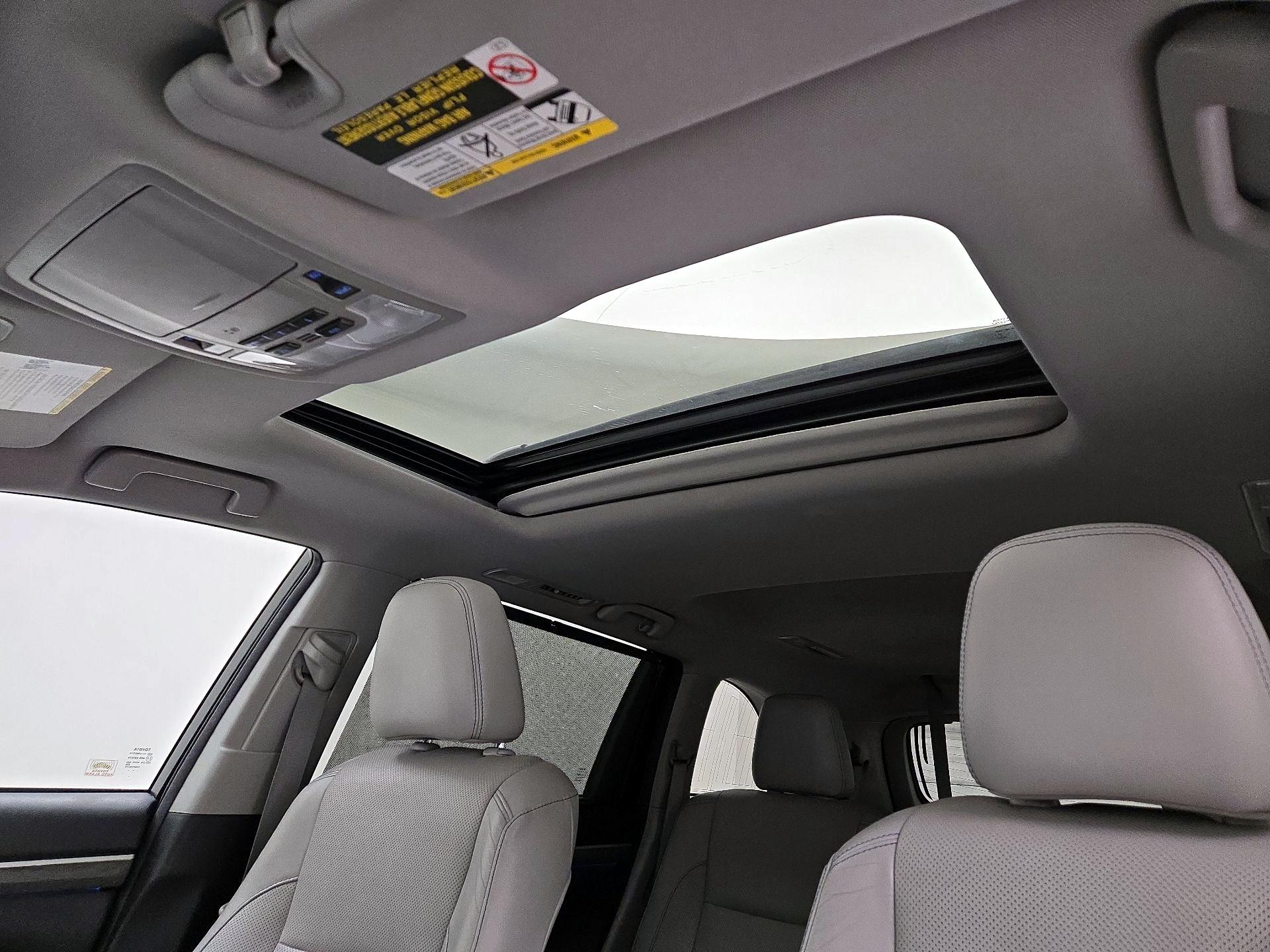 Thumbnail: 2017 Toyota Highlander - 20