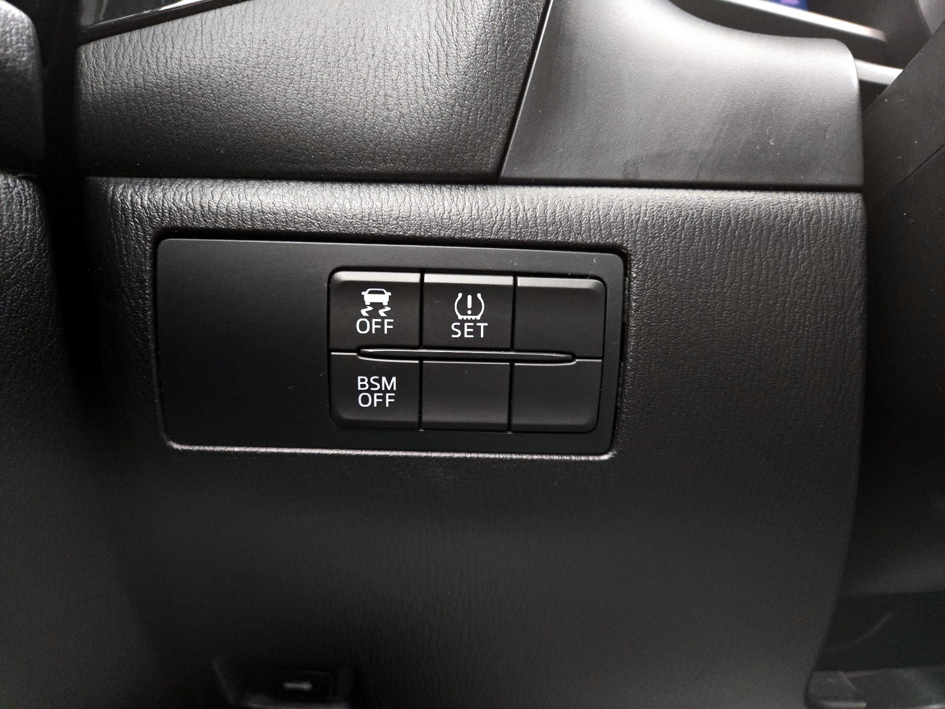 Thumbnail: 2015 Mazda Mazda3 - 11