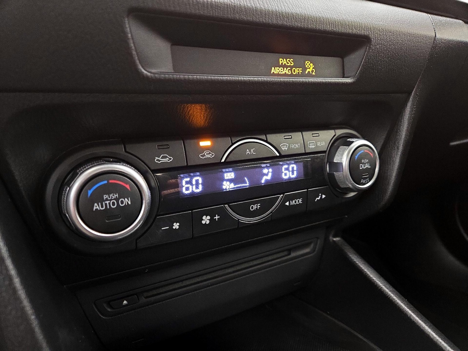 2015 Mazda MAZDA3 i Touring - Photo 15