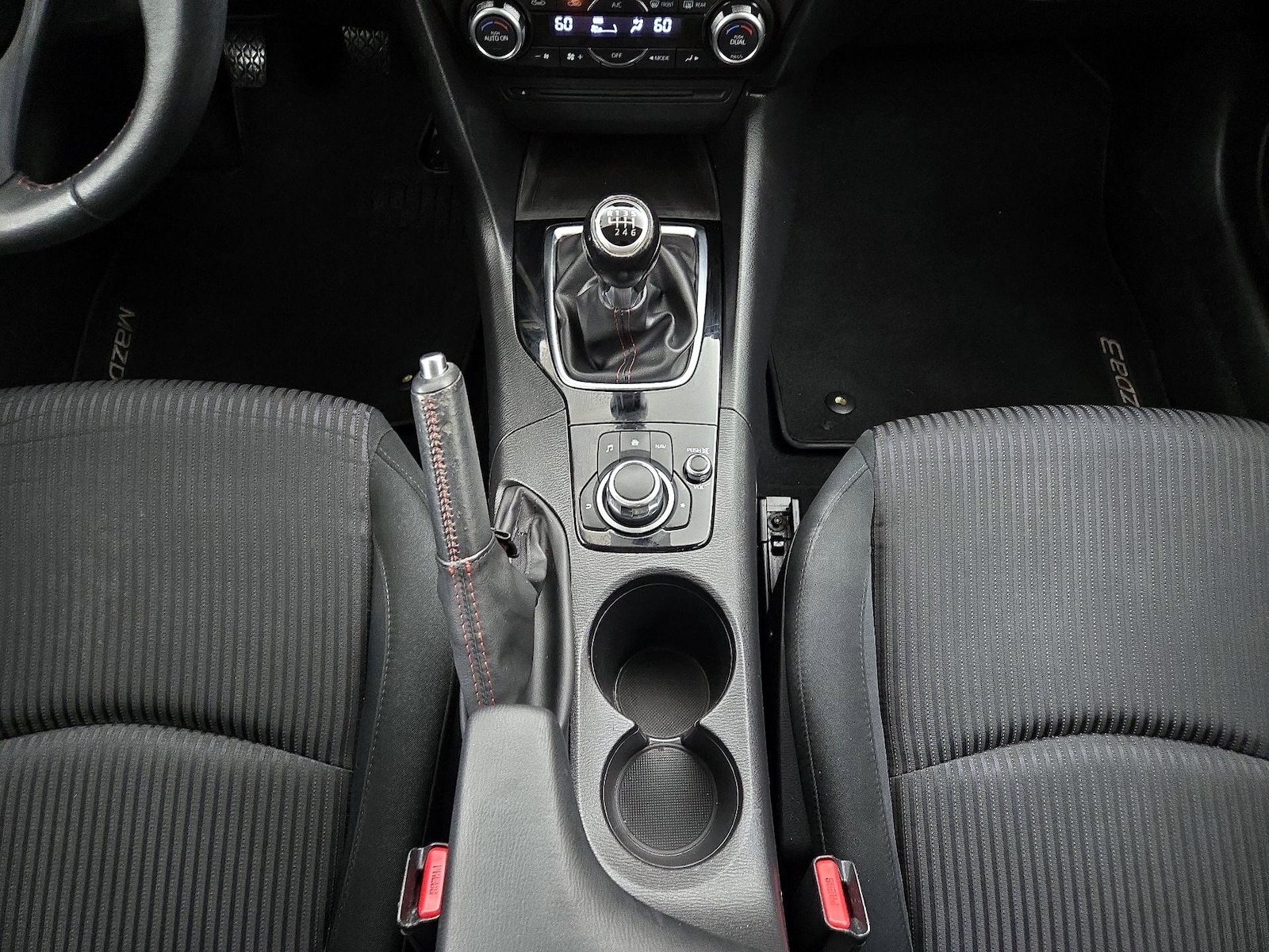 2015 Mazda MAZDA3 i Touring - Photo 16