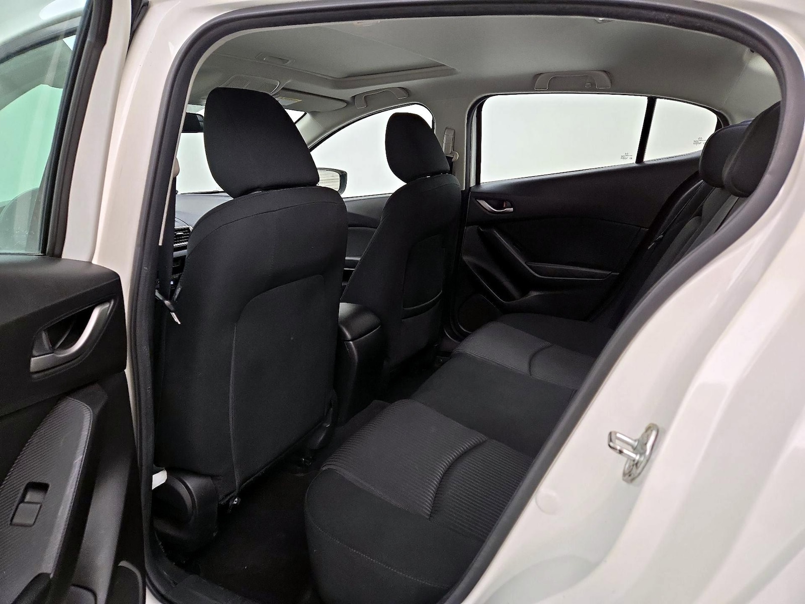 2015 Mazda MAZDA3 i Touring - Photo 19