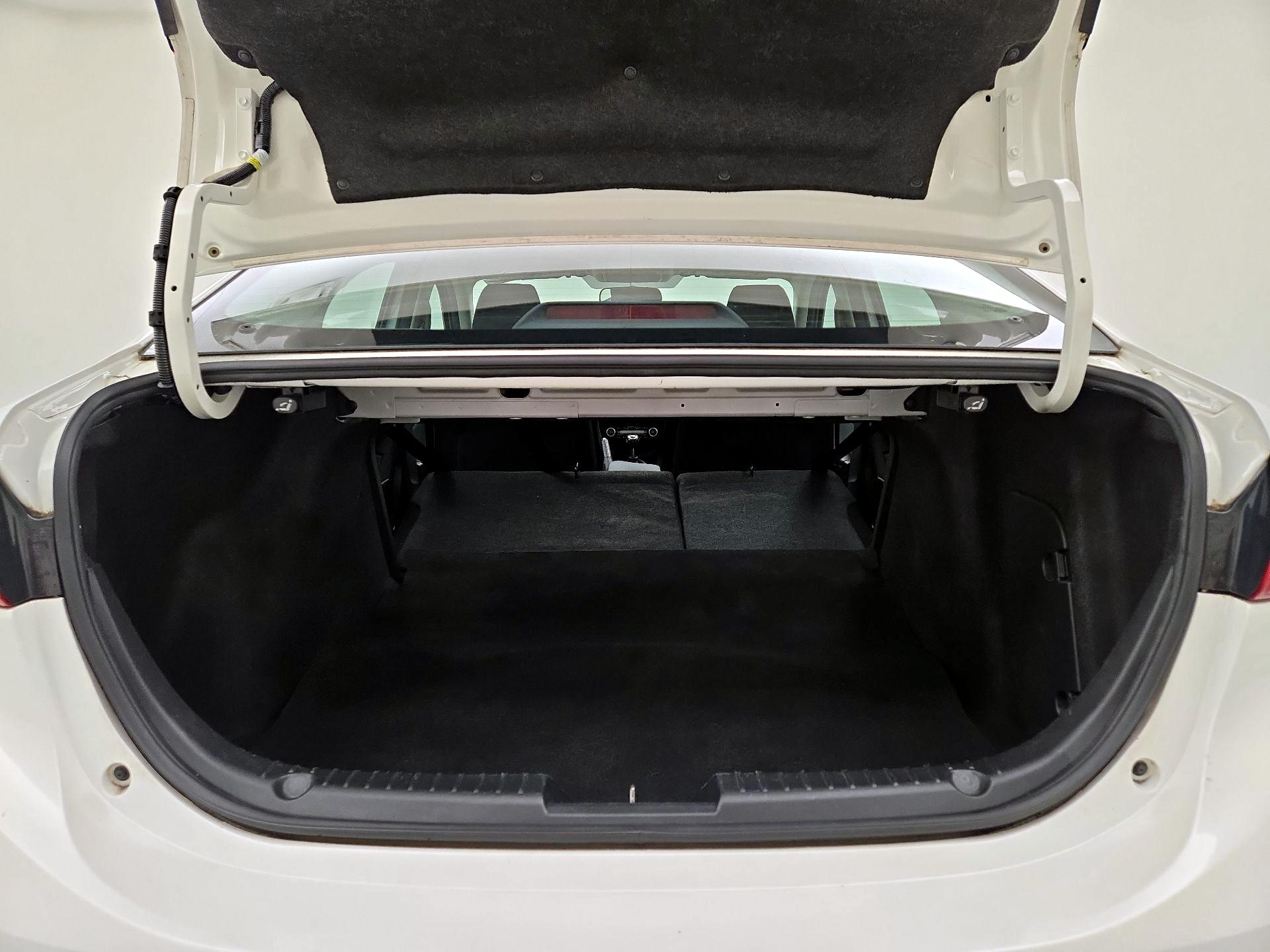Thumbnail: 2015 Mazda Mazda3 - 20