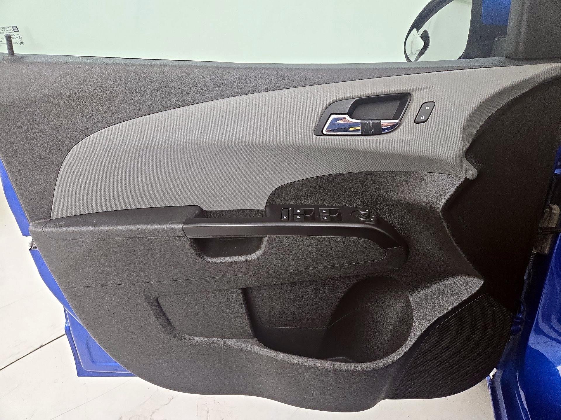 Thumbnail: 2018 Chevrolet Sonic - 12