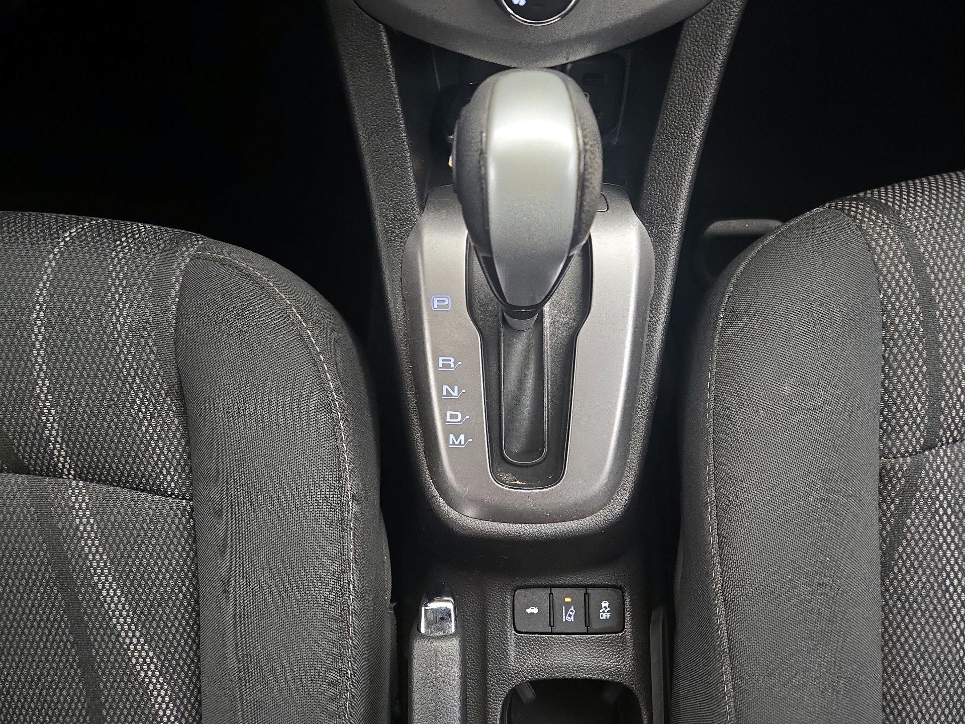 Thumbnail: 2018 Chevrolet Sonic - 17