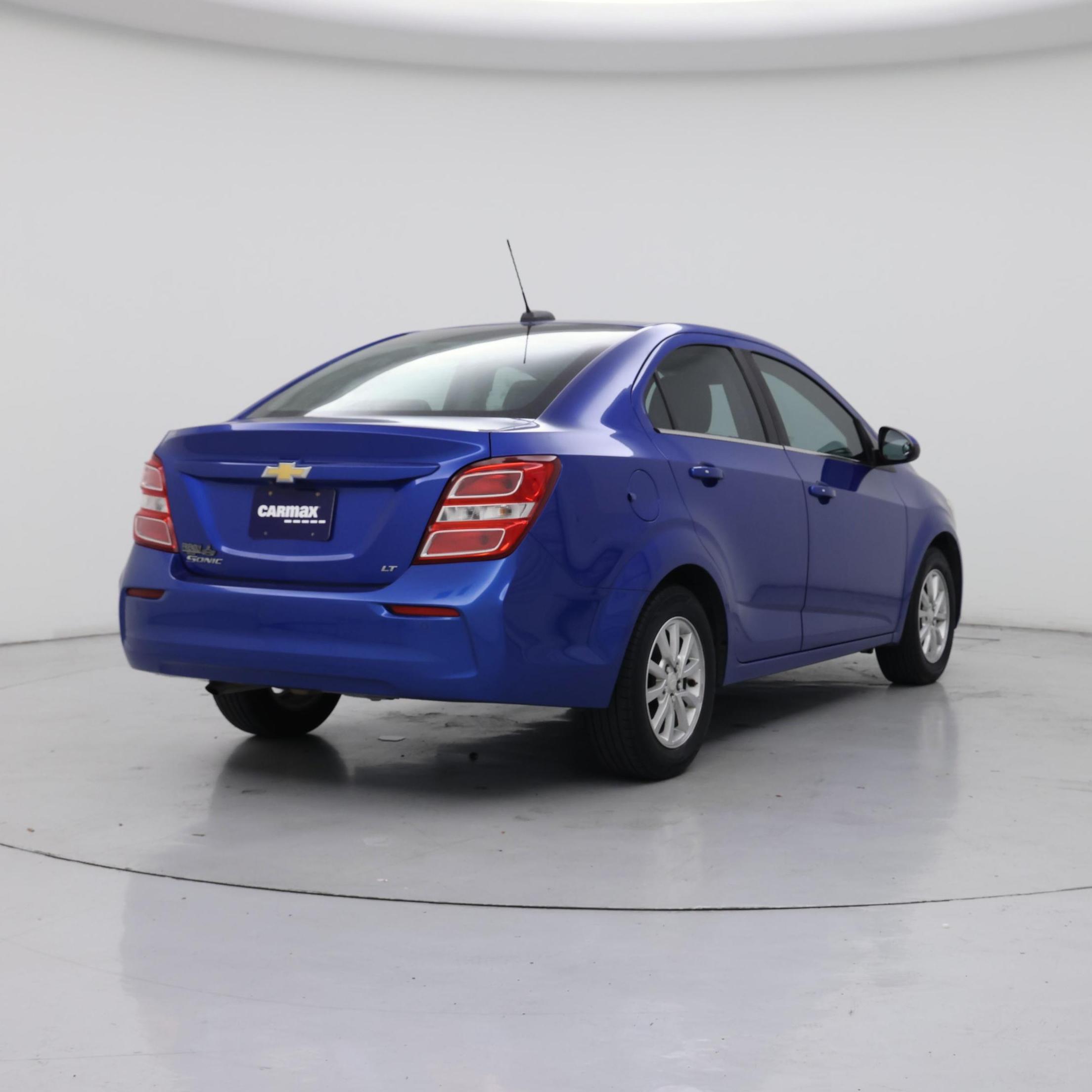 Thumbnail: 2018 Chevrolet Sonic - 8