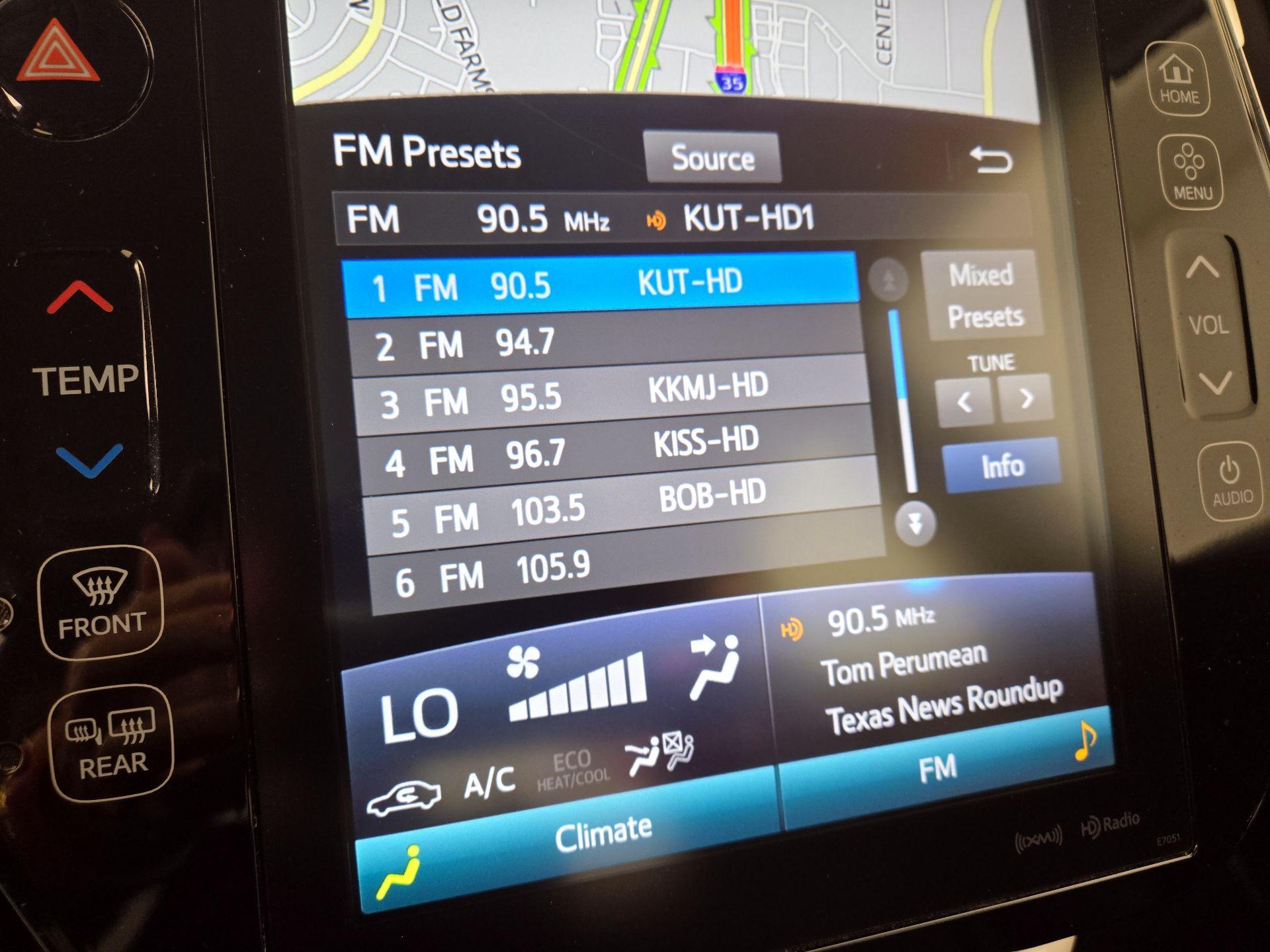 Thumbnail: 2018 Toyota Prius Prime - 16