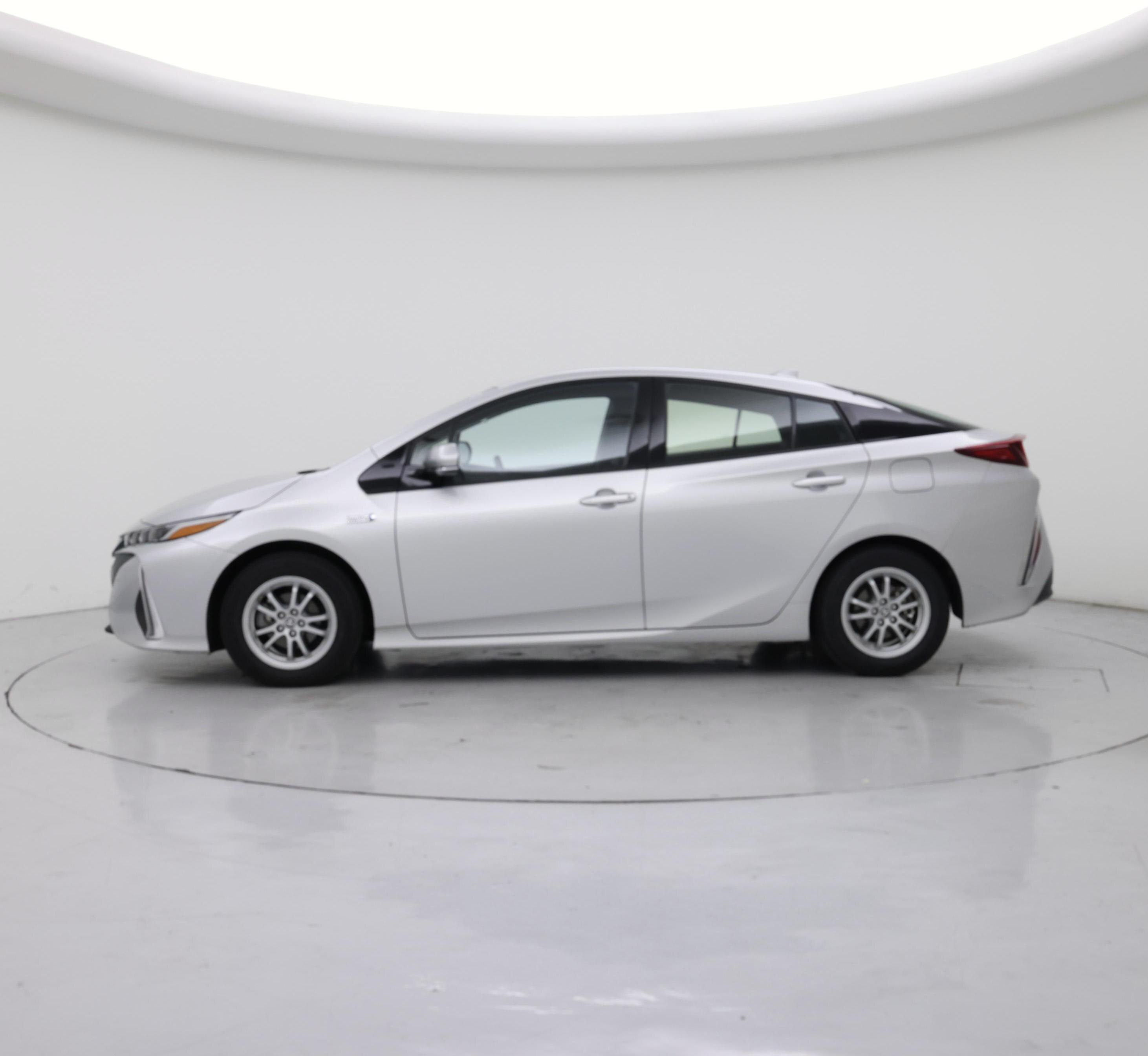 Thumbnail: 2018 Toyota Prius Prime - 3