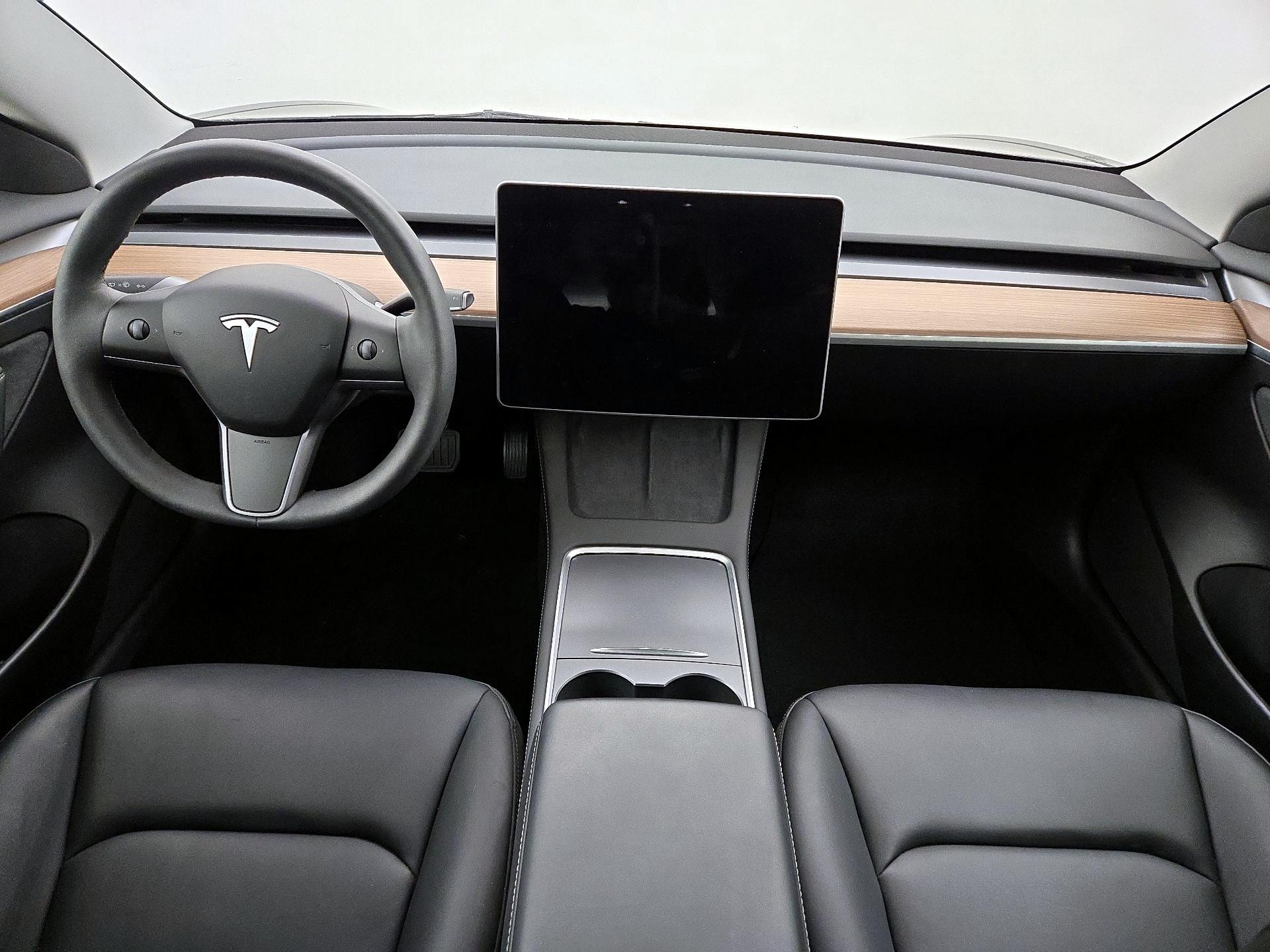Thumbnail: 2023 Tesla Model 3 - 9