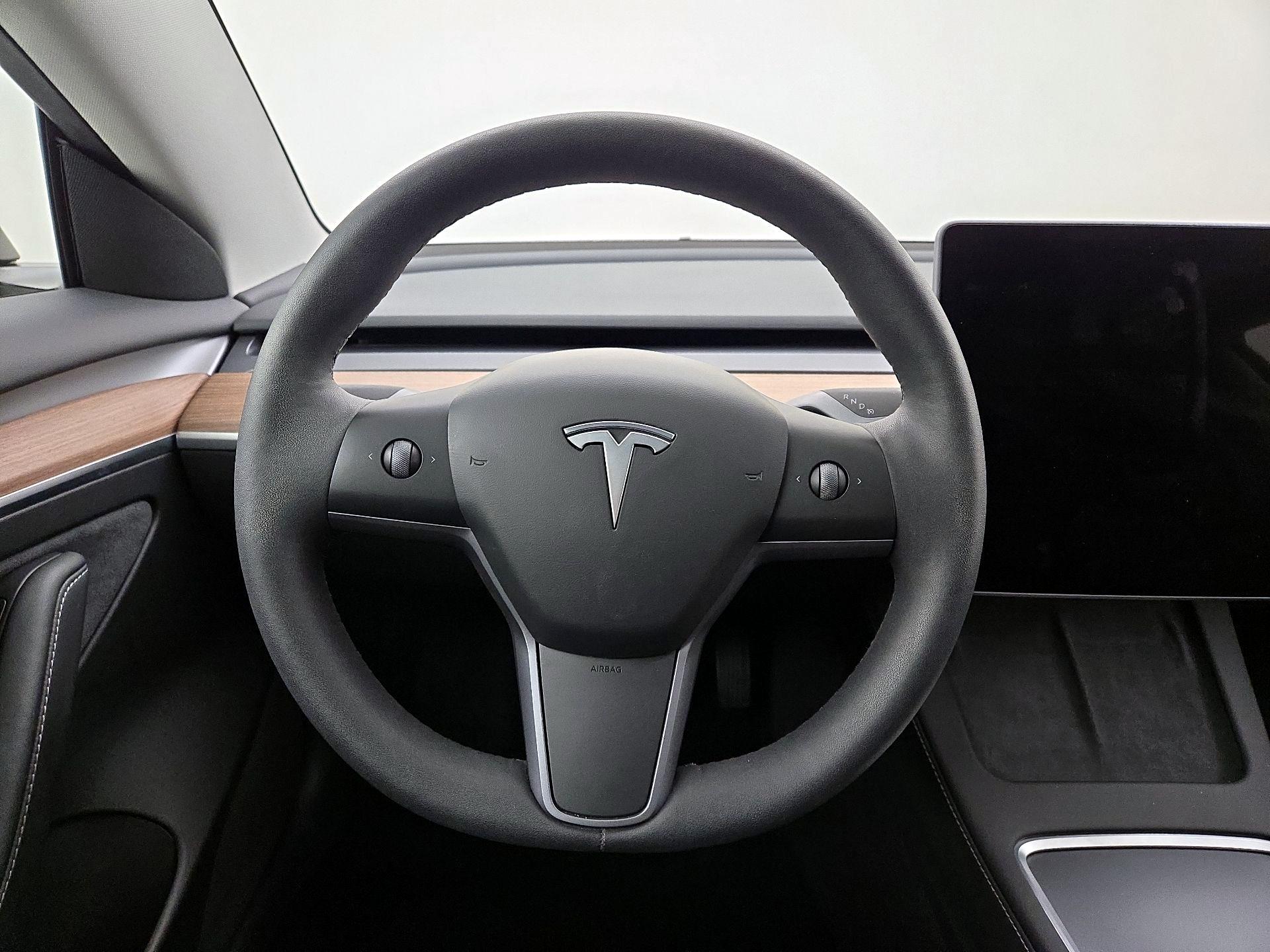 Thumbnail: 2023 Tesla Model 3 - 10