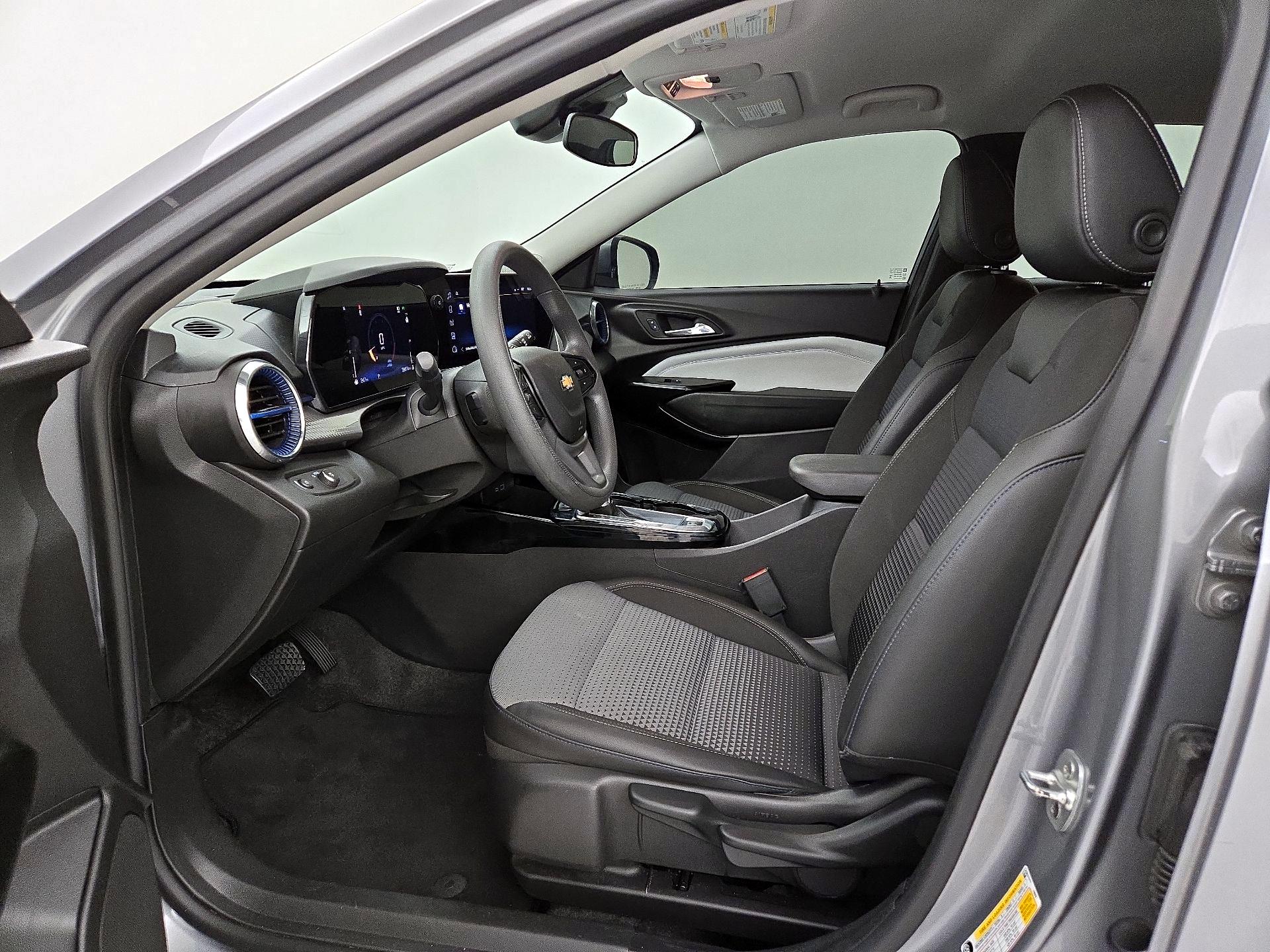 Thumbnail: 2025 Chevrolet Trax - 11