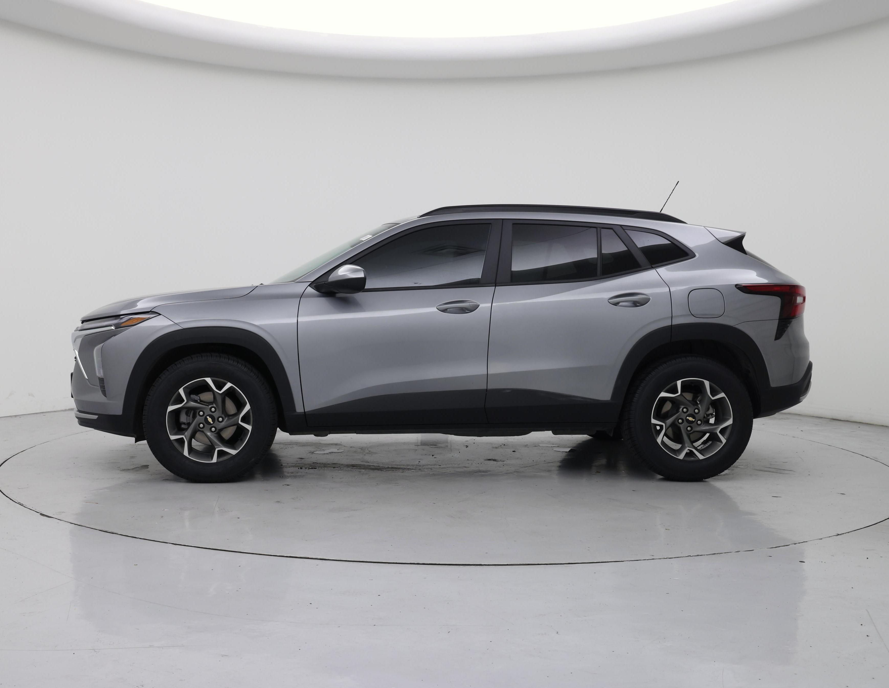 Thumbnail: 2025 Chevrolet Trax - 3
