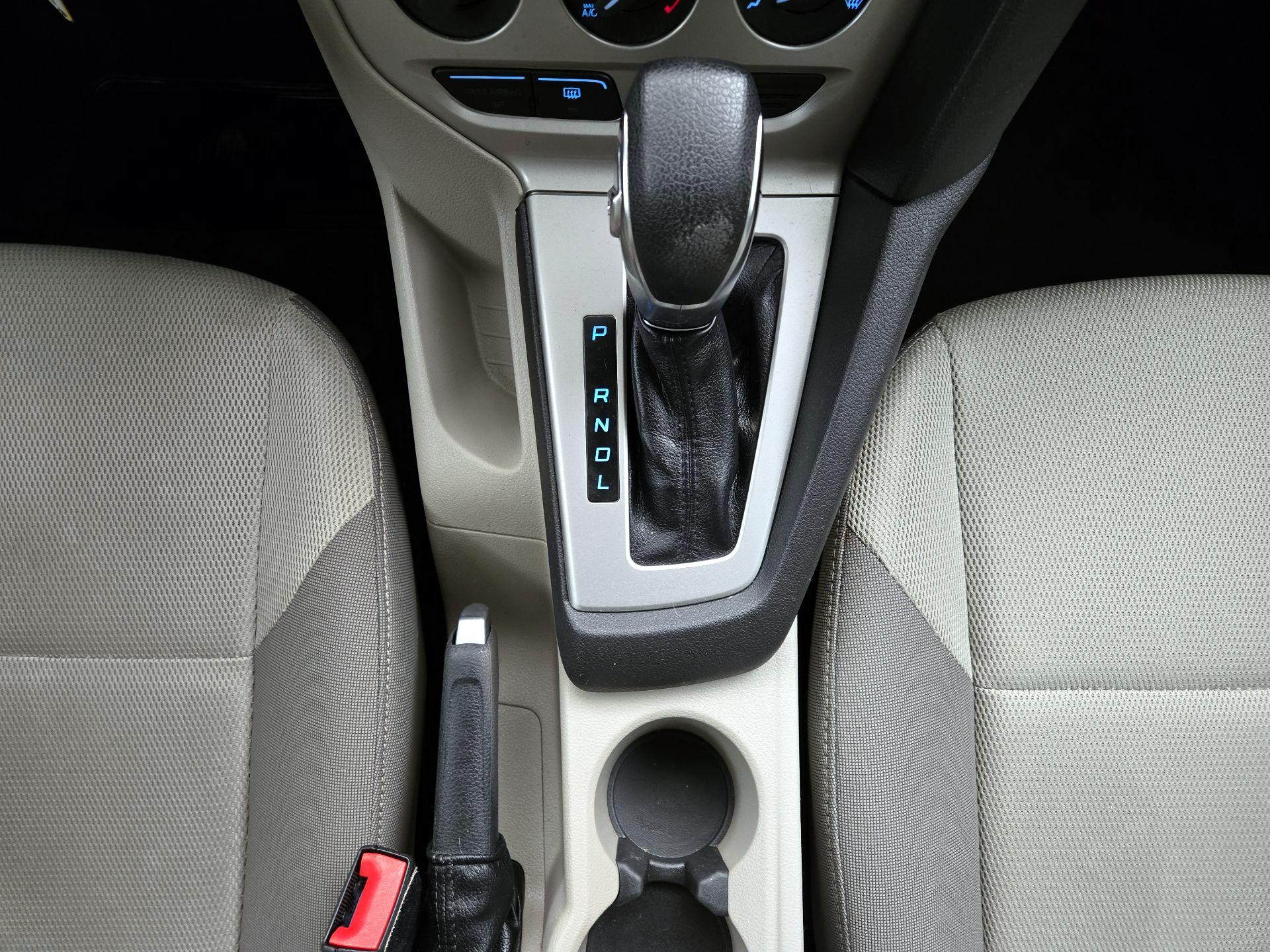 Thumbnail: 2014 Ford Focus - 16