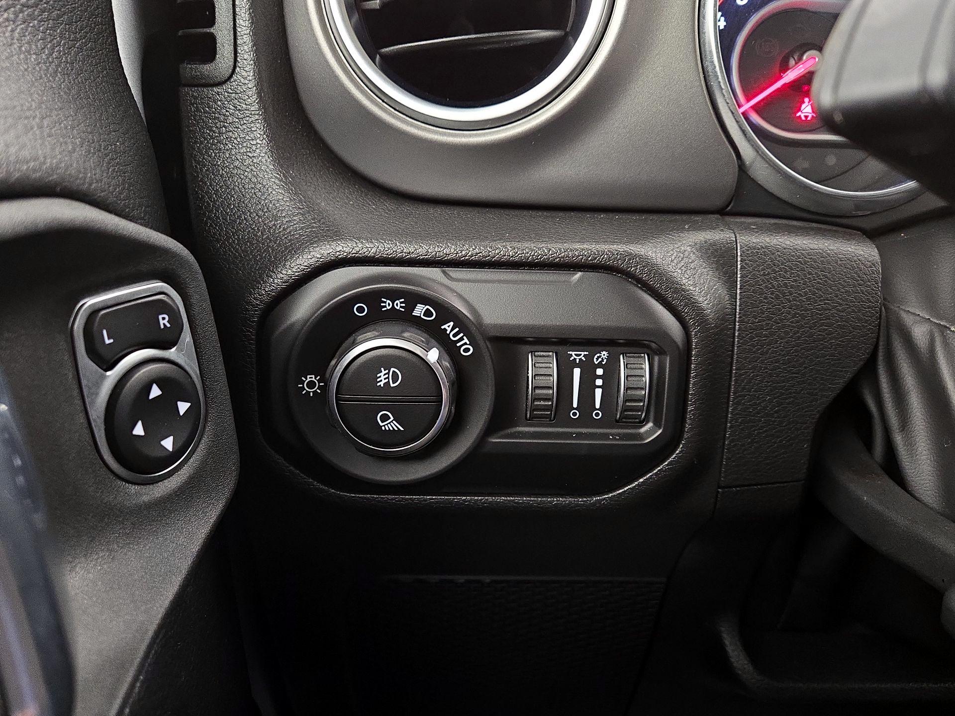 Thumbnail: 2022 Jeep Gladiator - 13