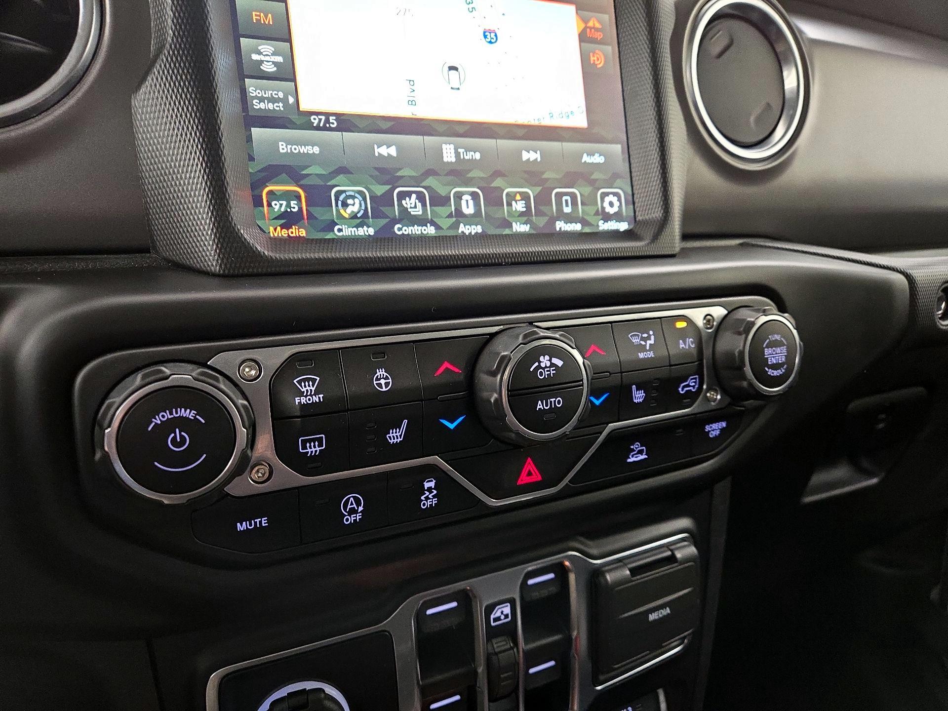 Thumbnail: 2022 Jeep Gladiator - 17