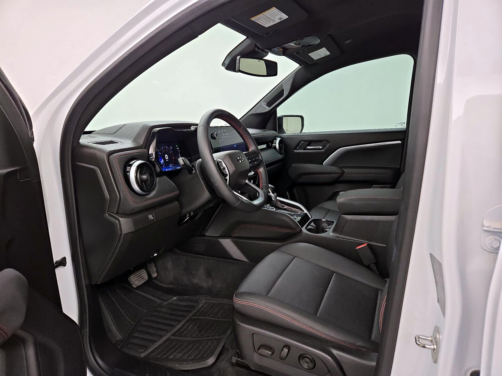 Thumbnail: 2023 Chevrolet Colorado - 11