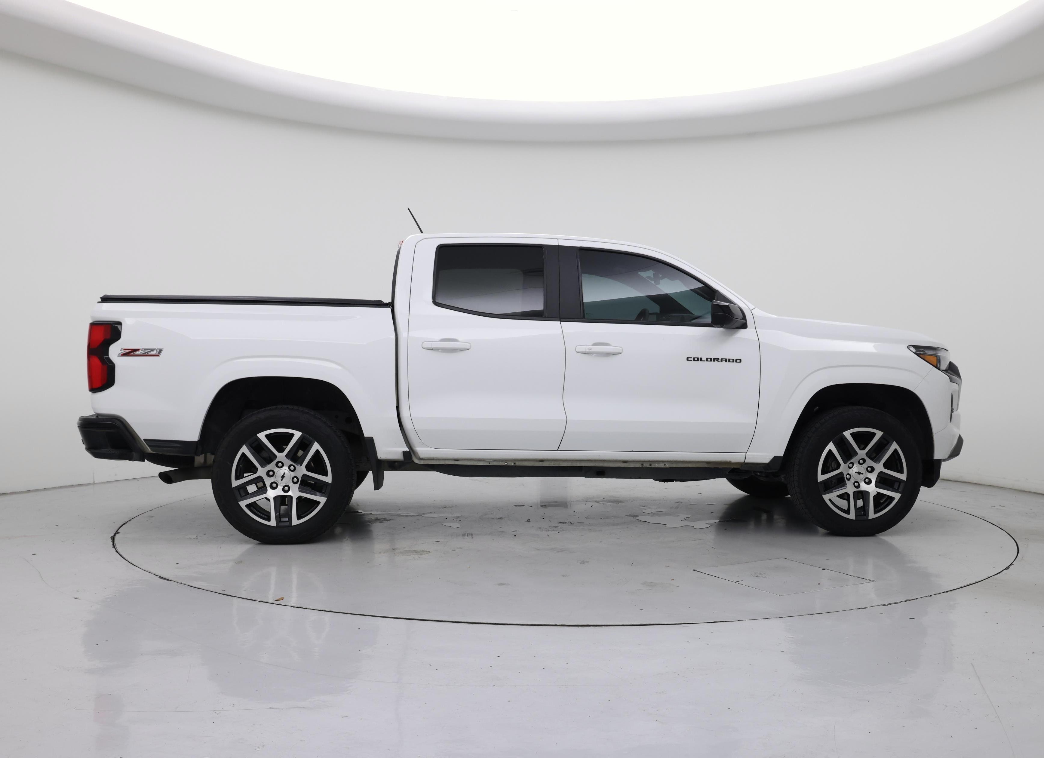 Thumbnail: 2023 Chevrolet Colorado - 7