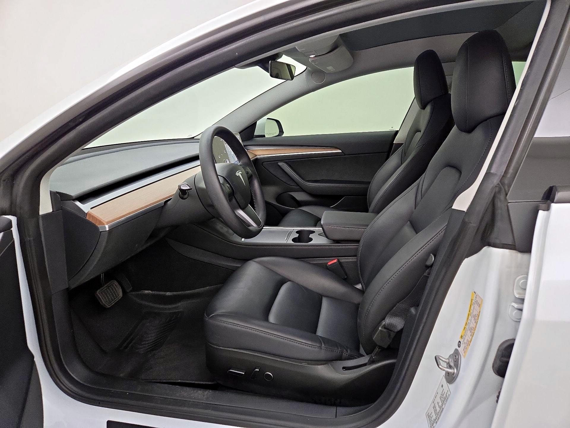 Thumbnail: 2023 Tesla Model 3 - 11