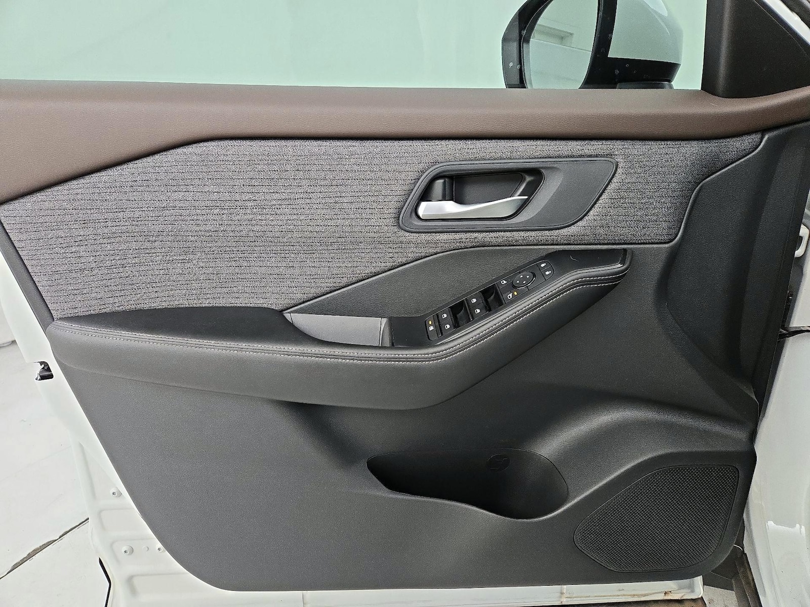 2023 Nissan Rogue SV - Photo 13