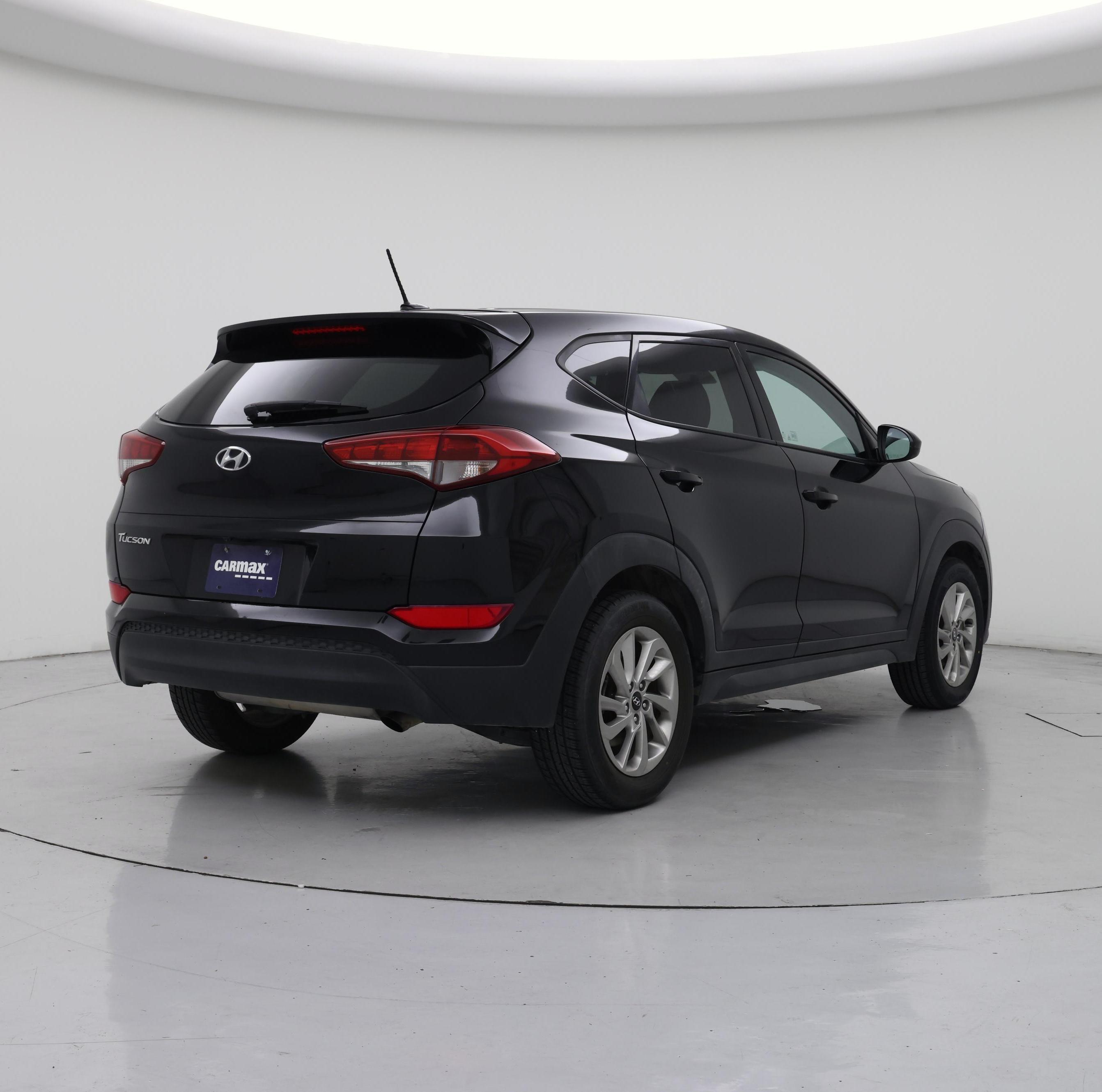 Thumbnail: 2016 Hyundai Tucson - 8