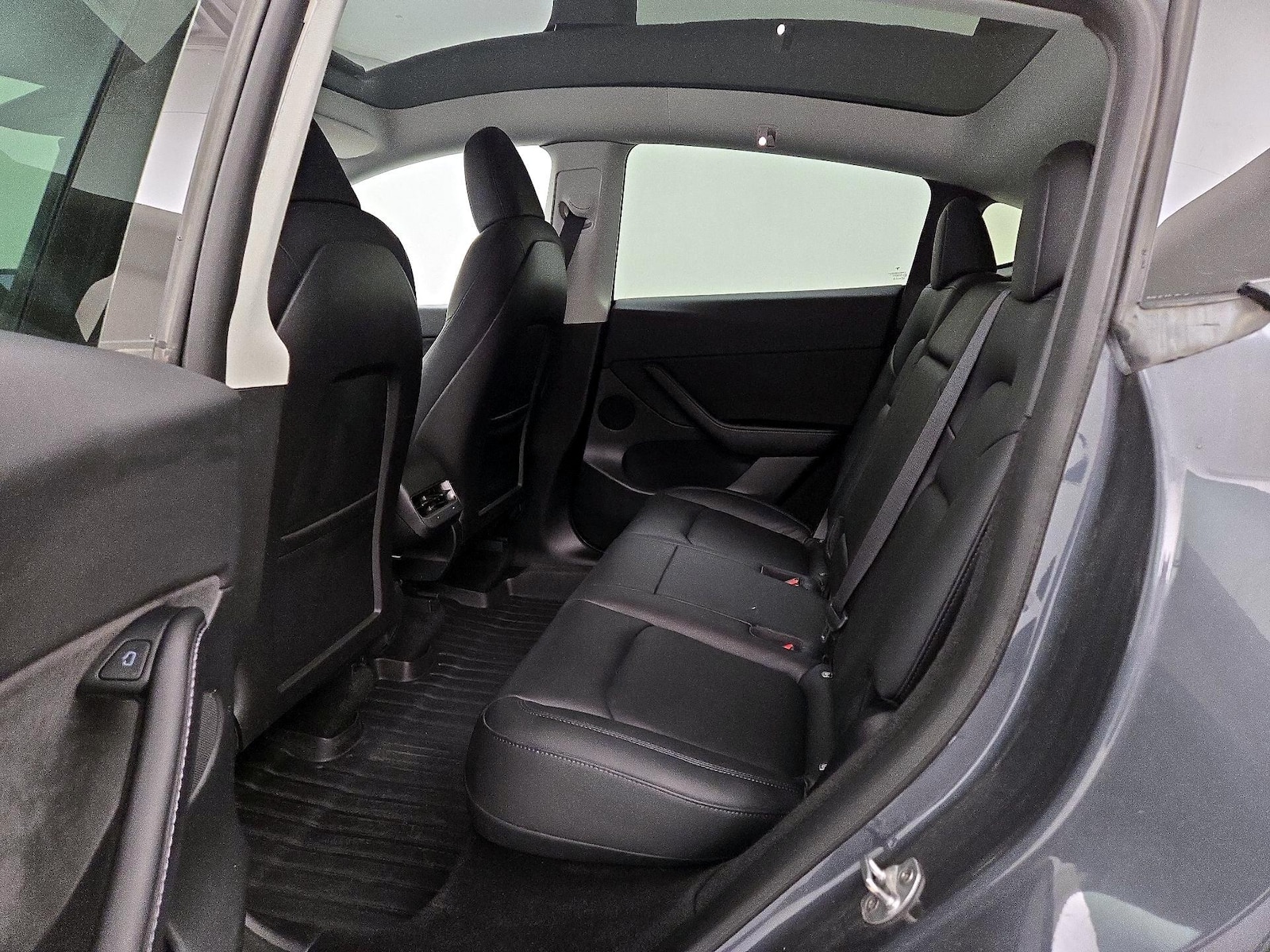 2022 Tesla Model Y Long Range - Photo 20