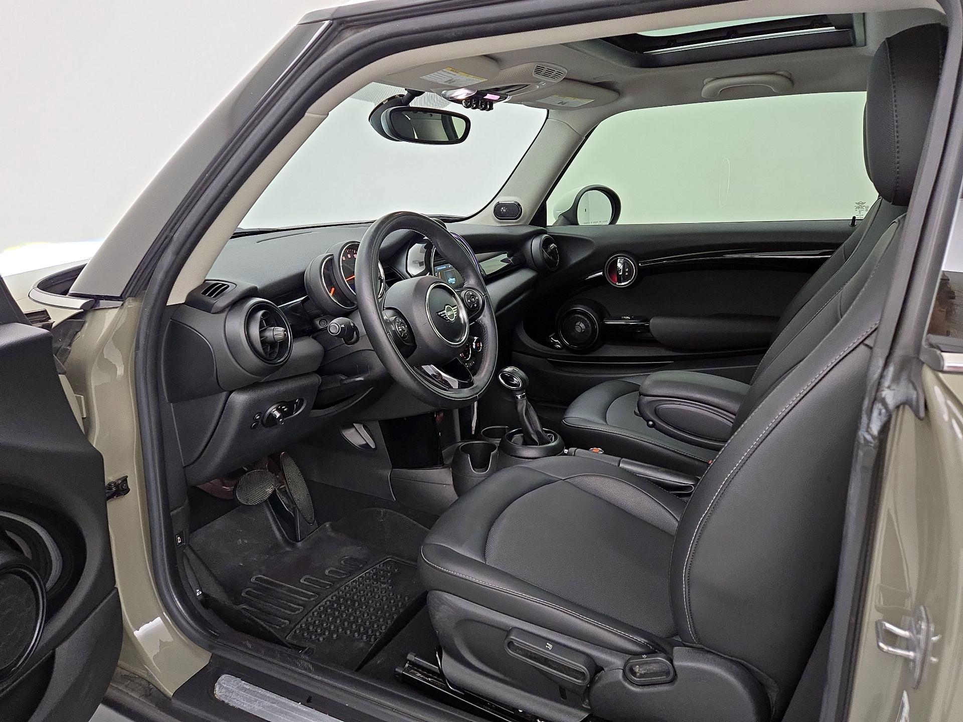 Thumbnail: 2019 MINI Cooper Hardtop - 11