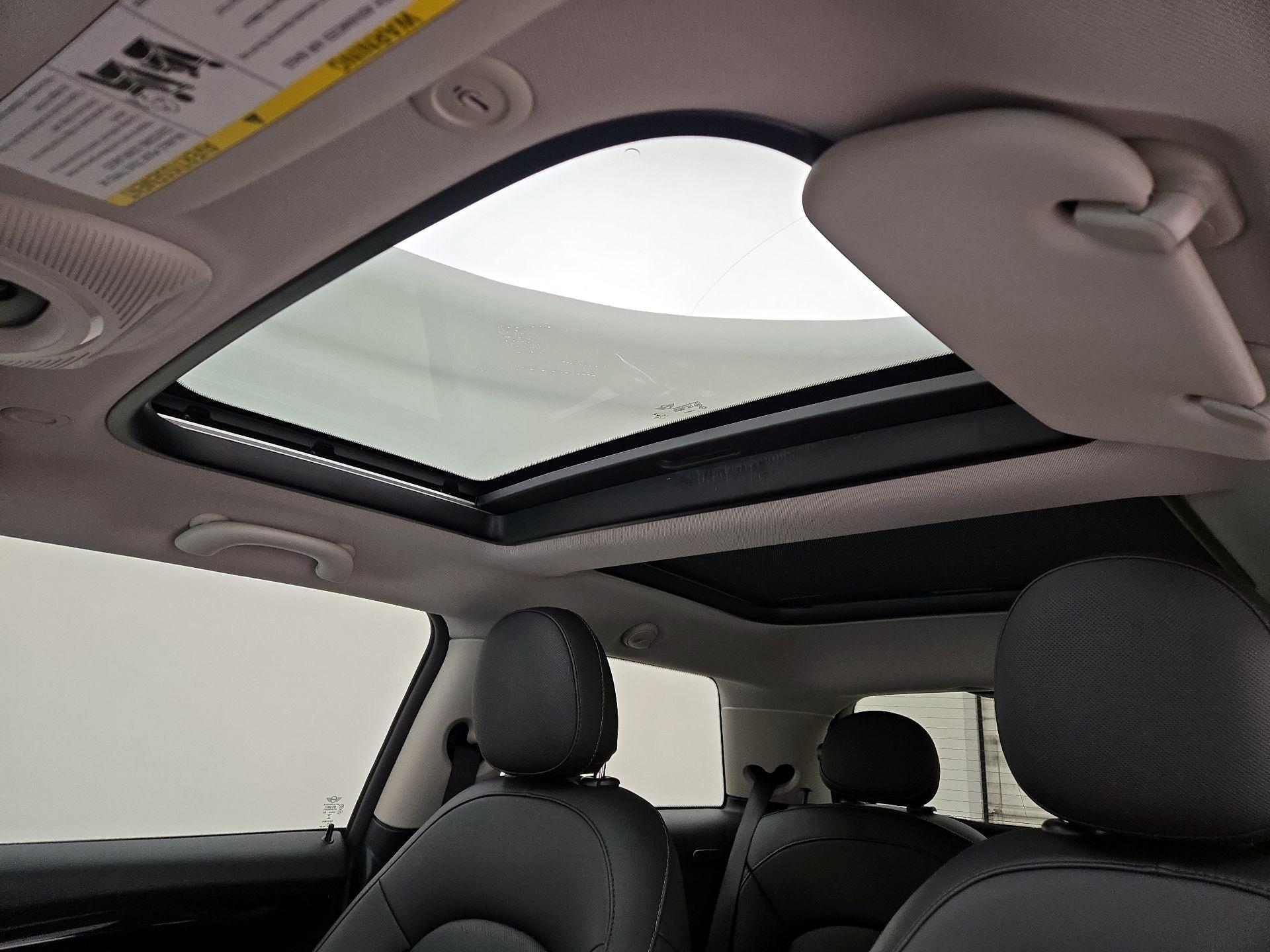 Thumbnail: 2019 MINI Cooper Hardtop - 19
