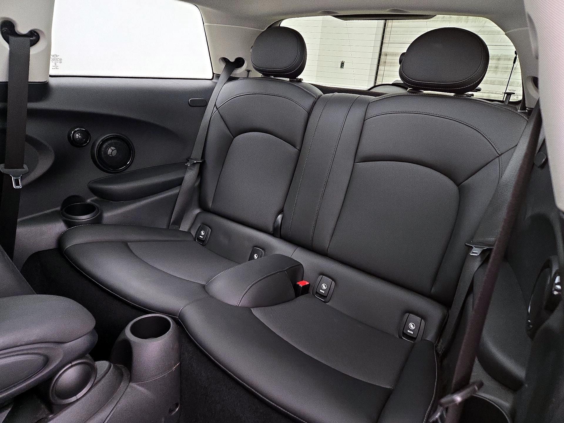 Thumbnail: 2019 MINI Cooper Hardtop - 20