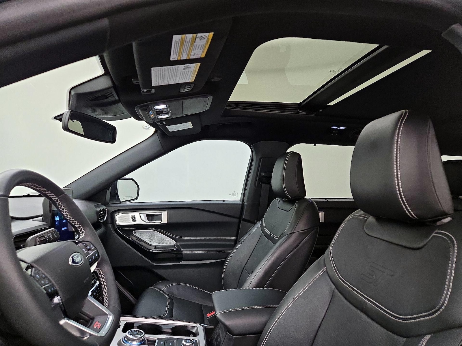 2023 Ford Explorer ST - Photo 21
