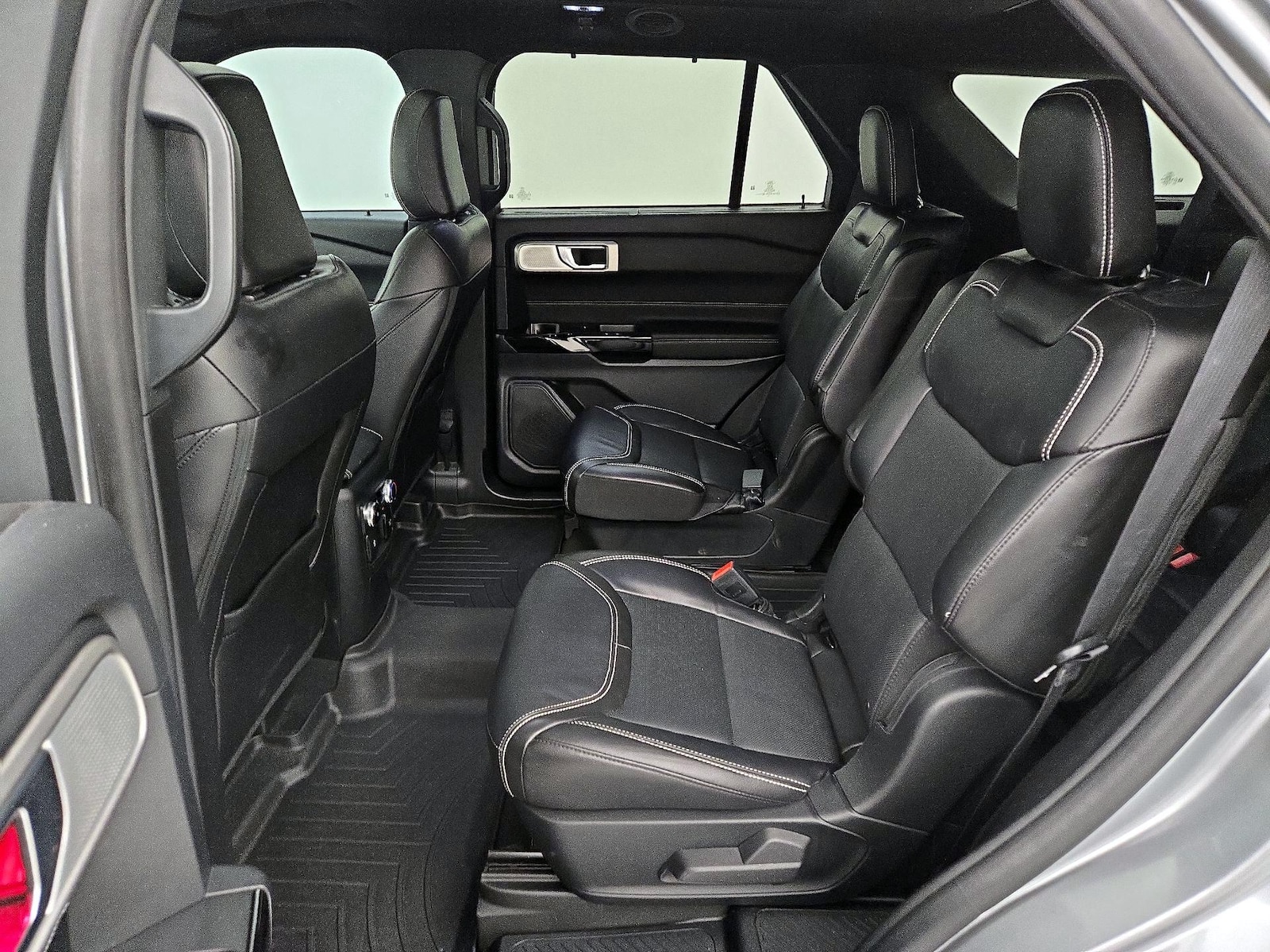 2023 Ford Explorer ST - Photo 22
