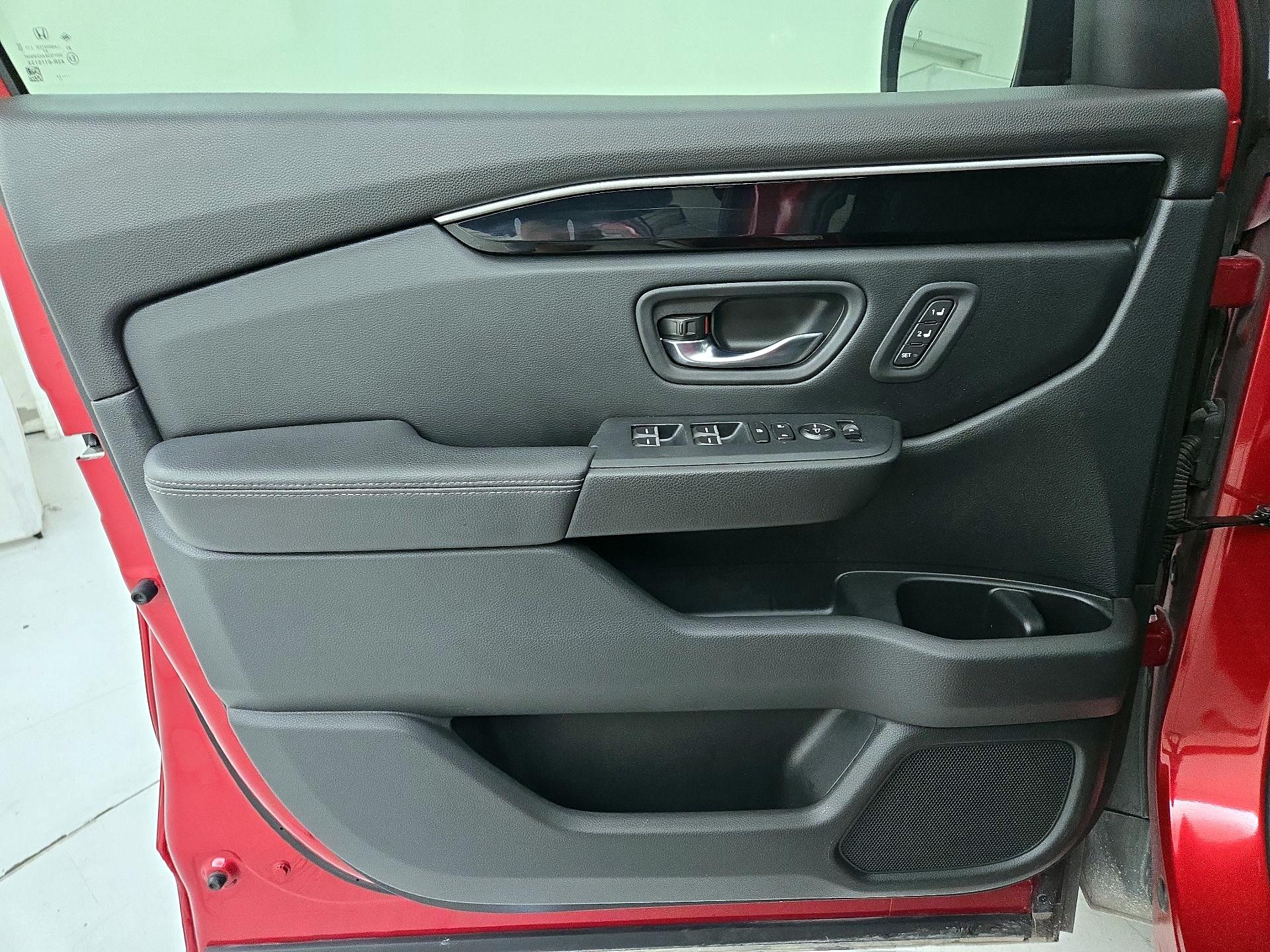 Thumbnail: 2023 Honda Pilot - 12
