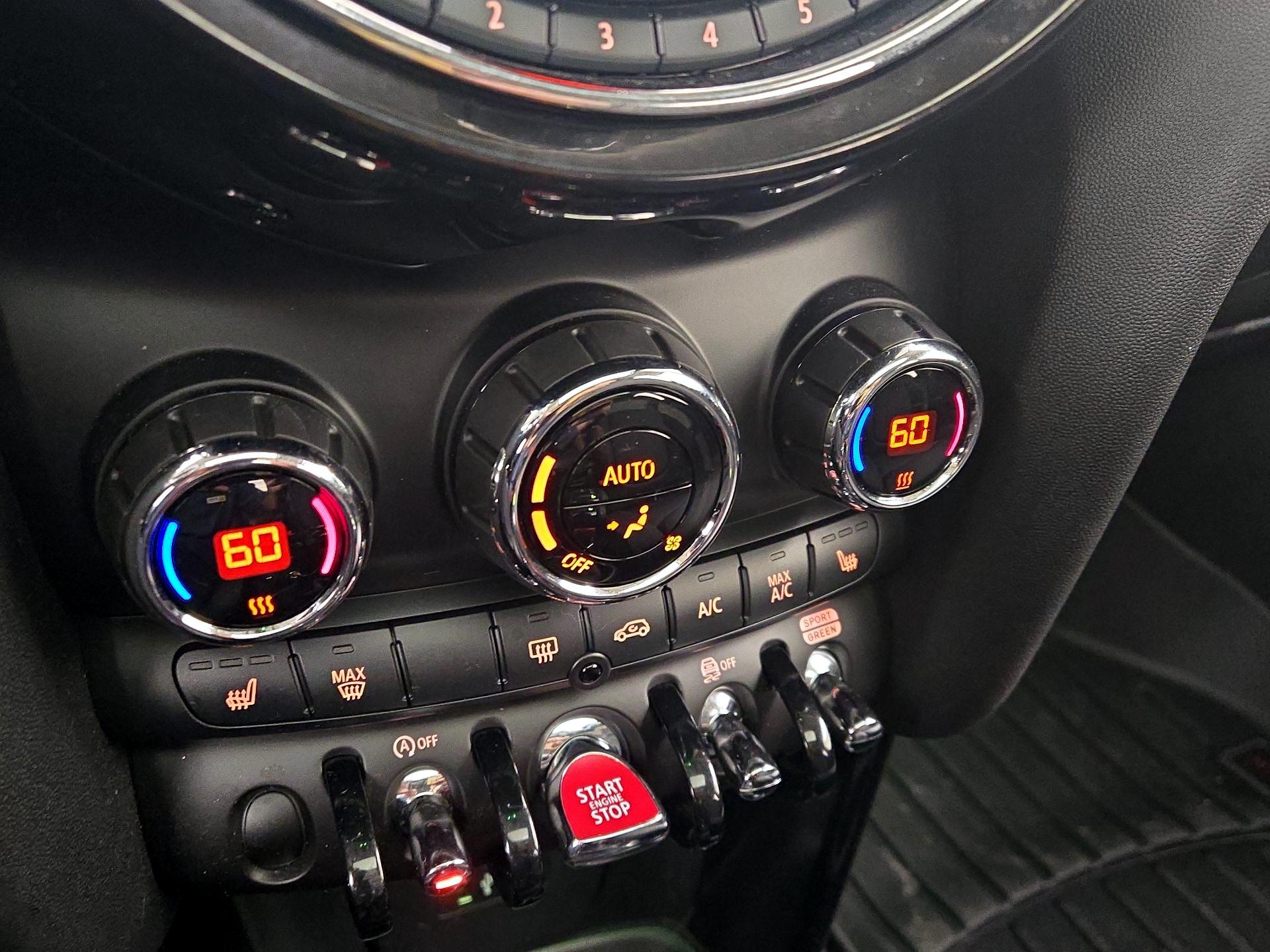 Thumbnail: 2019 MINI Cooper Hardtop - 16