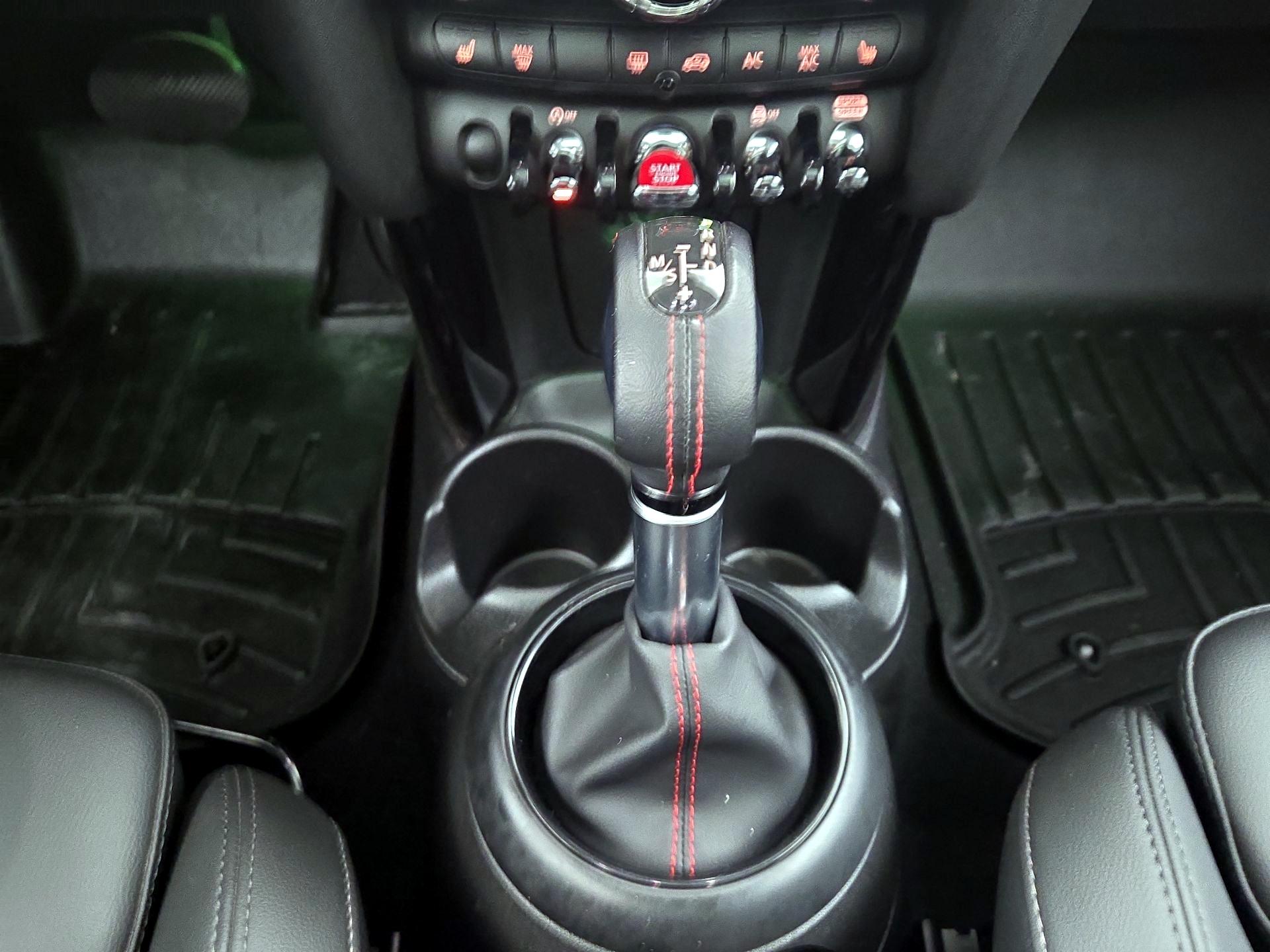 Thumbnail: 2019 MINI Cooper Hardtop - 17