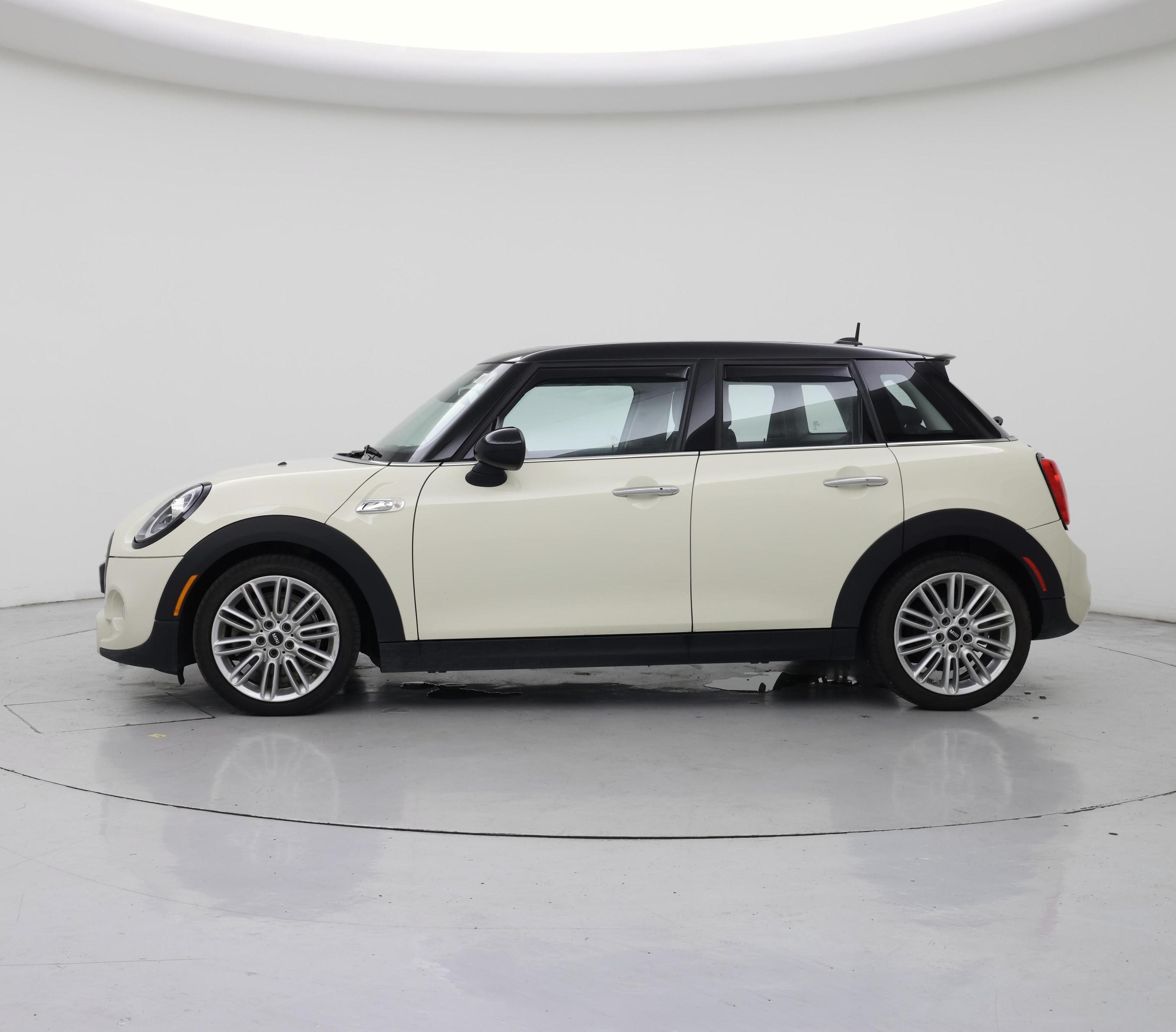 Thumbnail: 2019 MINI Cooper Hardtop - 3