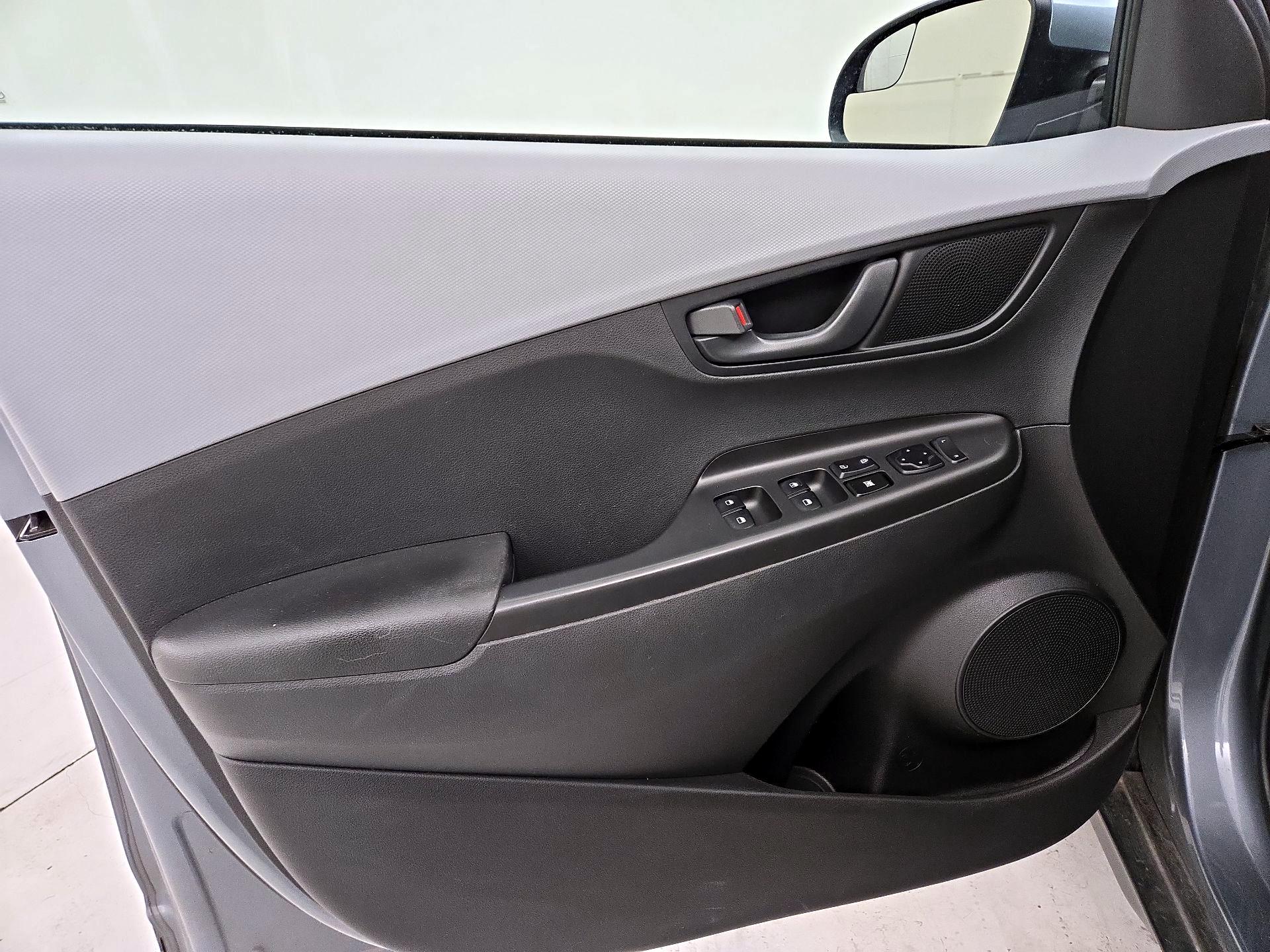 Thumbnail: 2020 Hyundai Kona - 12