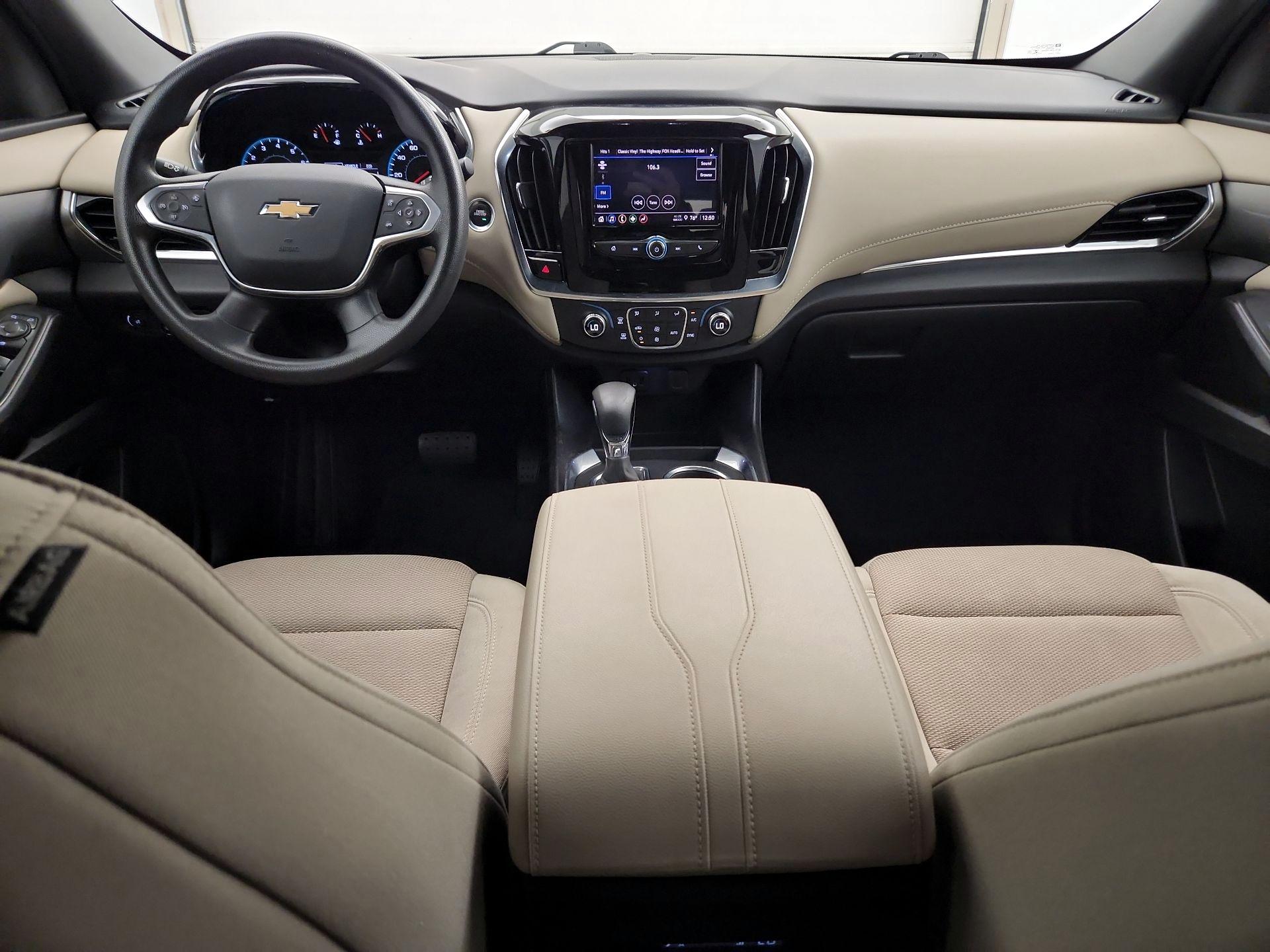 Thumbnail: 2022 Chevrolet Traverse - 9