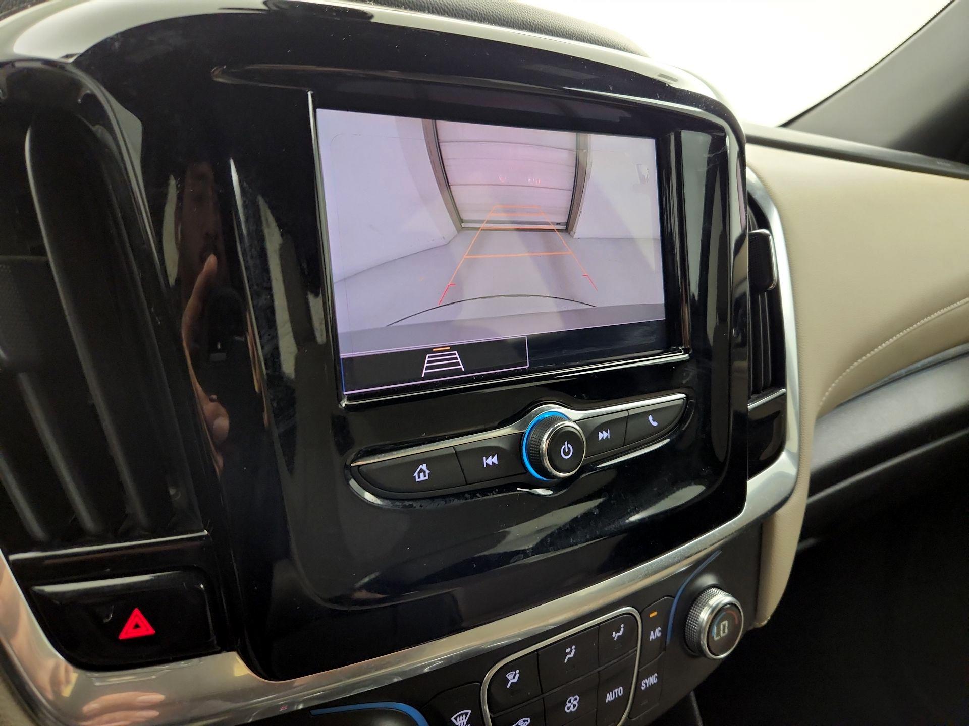 Thumbnail: 2022 Chevrolet Traverse - 14