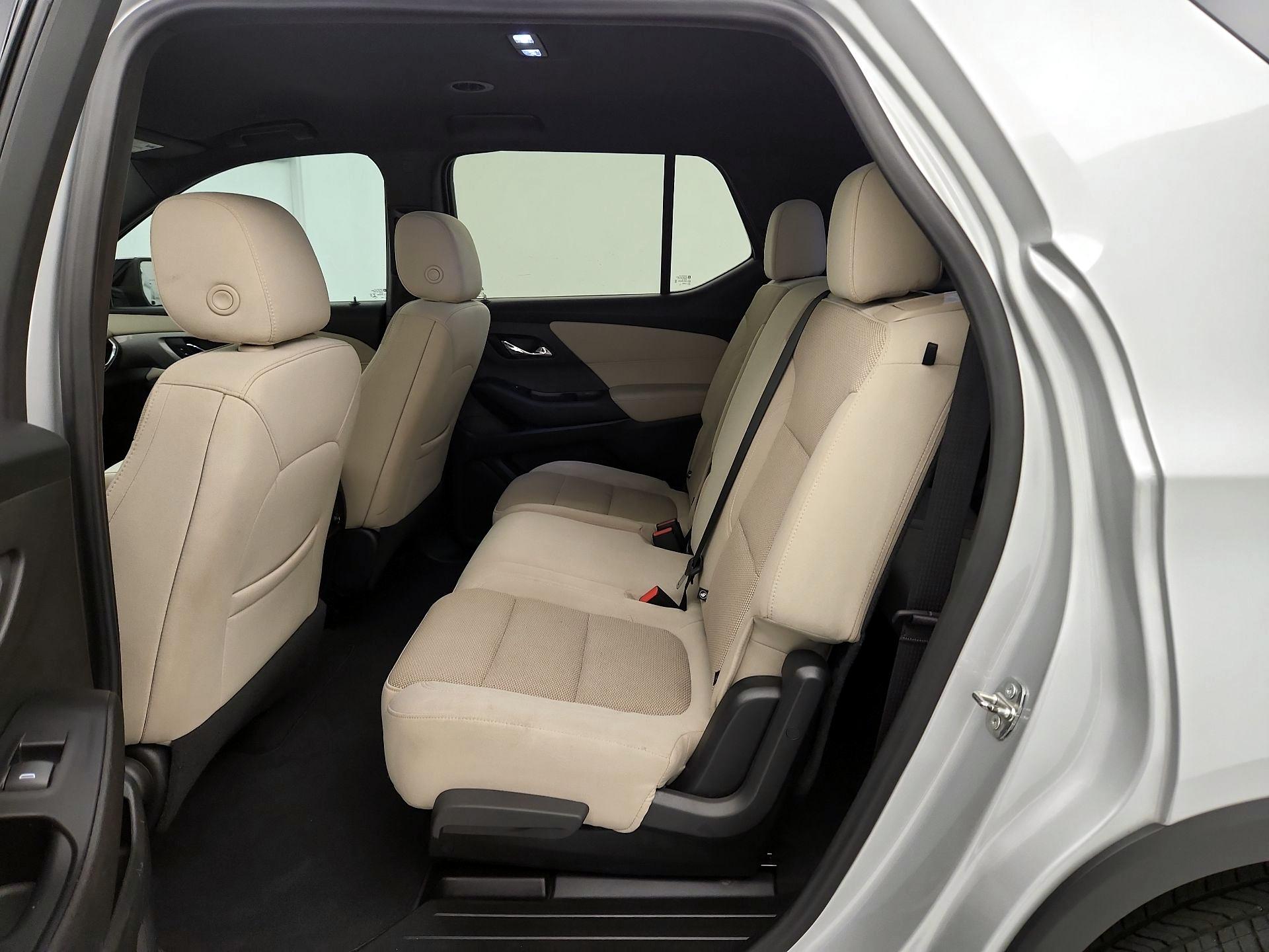 Thumbnail: 2022 Chevrolet Traverse - 19