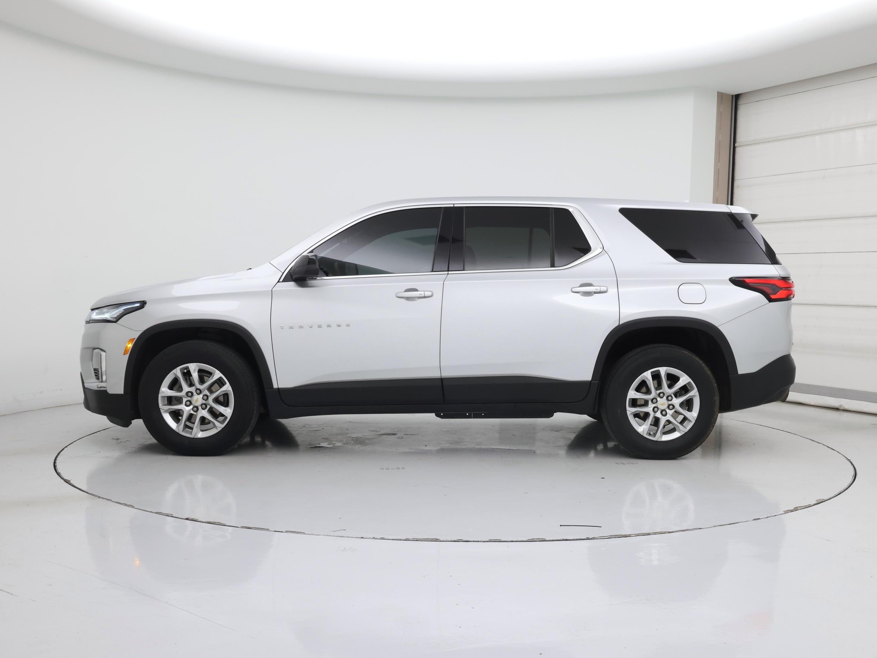 Thumbnail: 2022 Chevrolet Traverse - 3