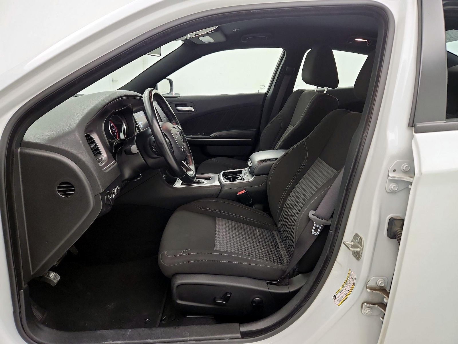 2023 Dodge Charger SXT - Photo 12