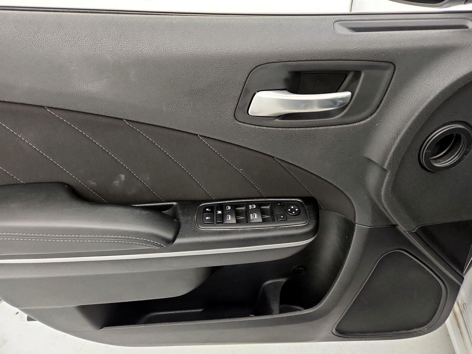 2023 Dodge Charger SXT - Photo 13