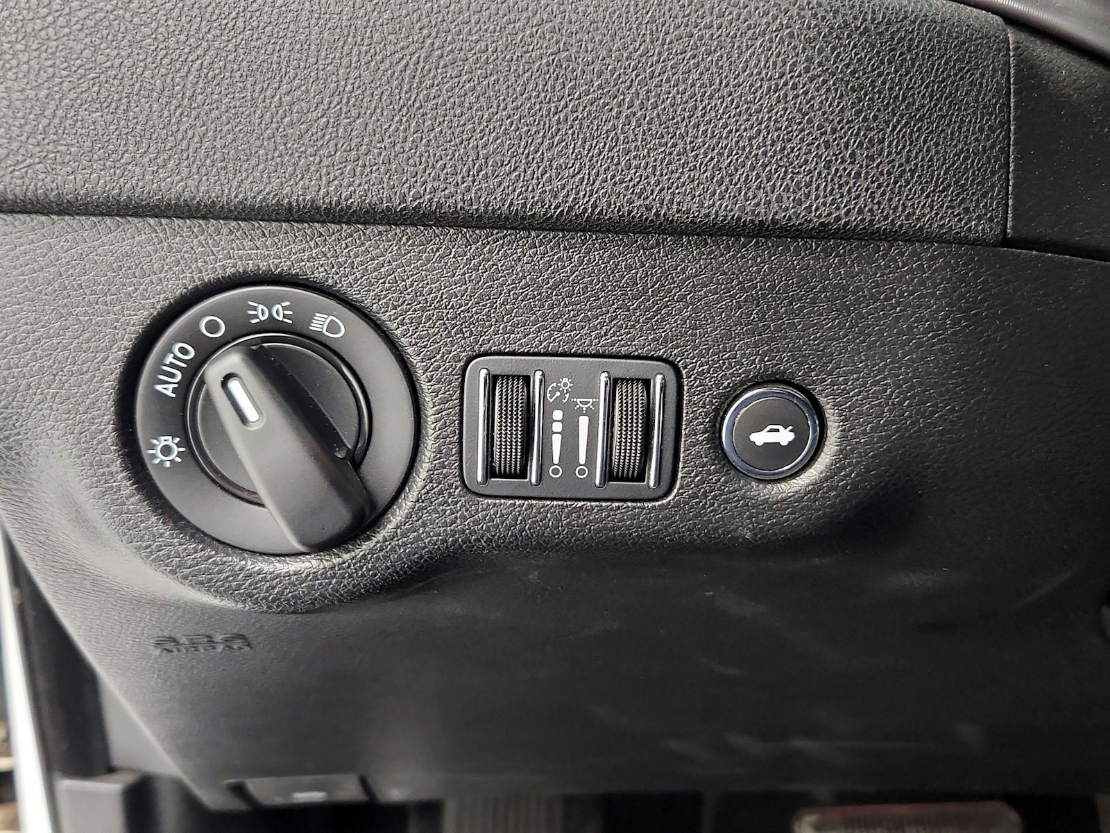 2023 Dodge Charger SXT - Photo 14