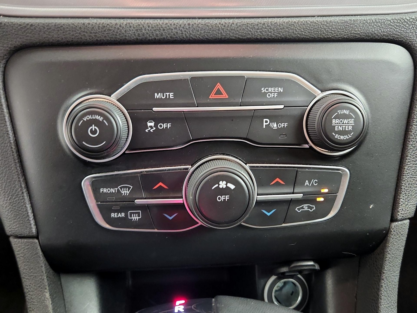 2023 Dodge Charger SXT - Photo 17