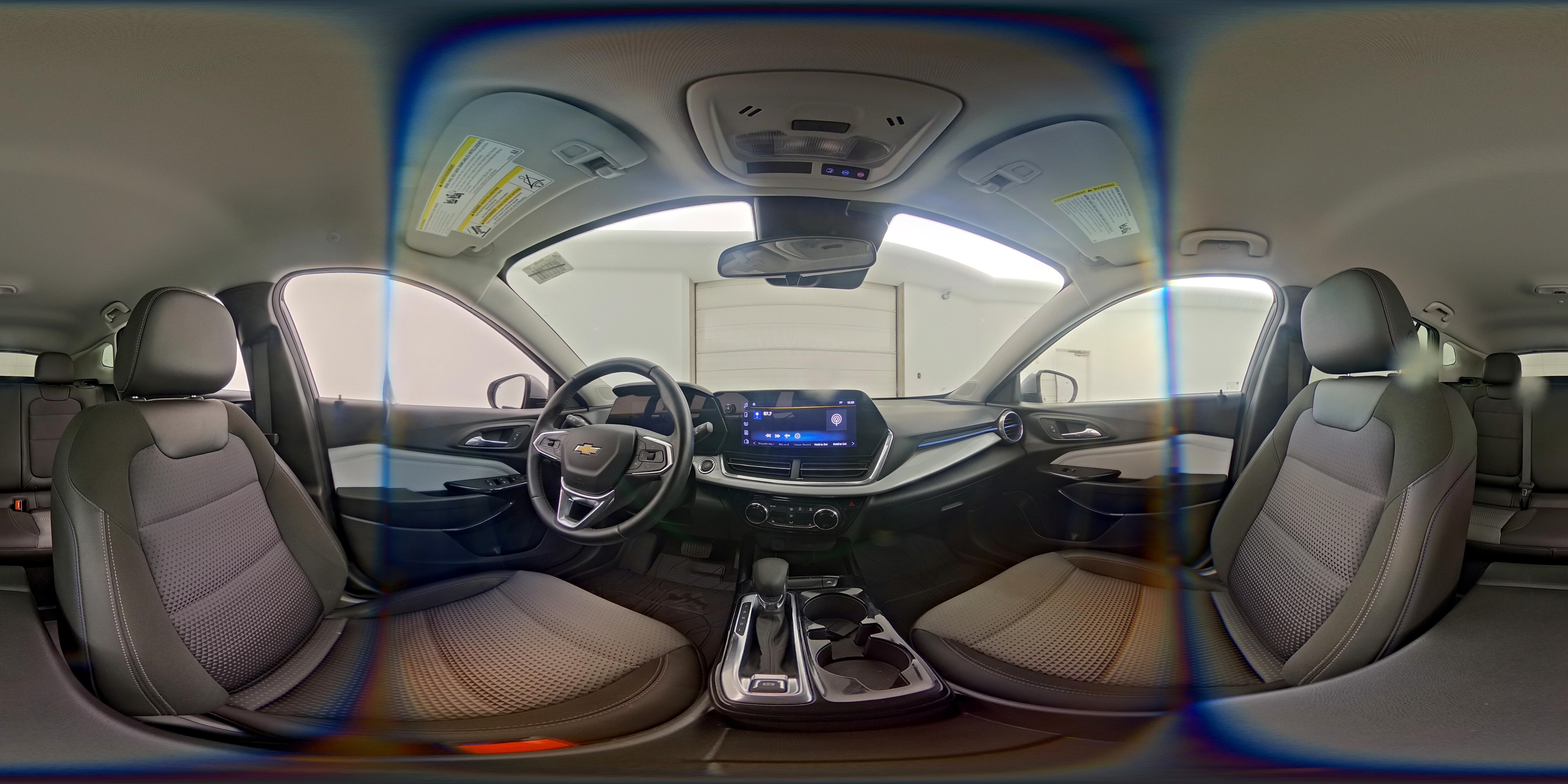 2025 Chevrolet Trax LT - Photo 24