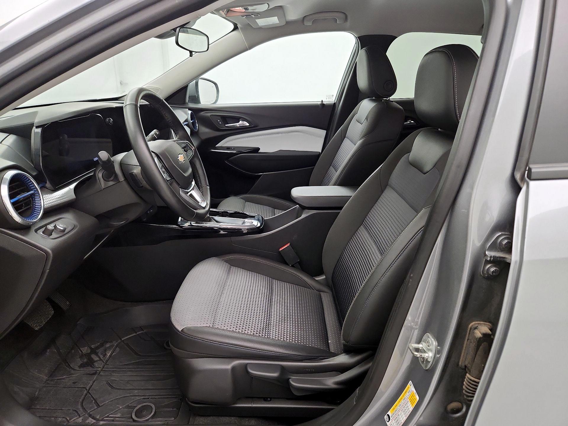 Thumbnail: 2025 Chevrolet Trax - 11