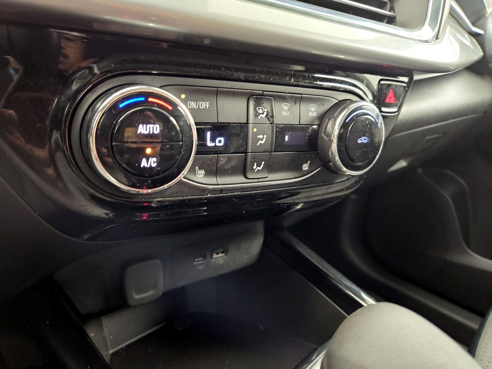 2025 Chevrolet Trax LT - Photo 17