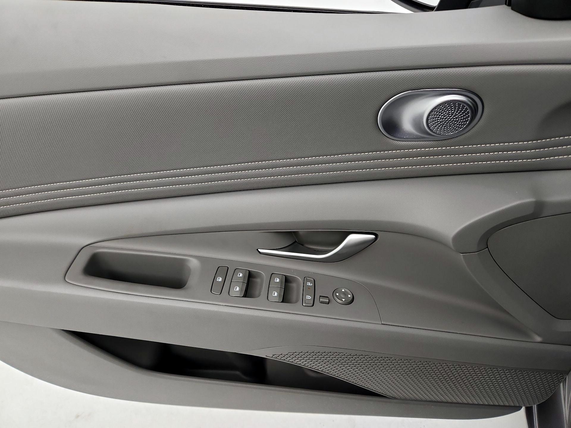 Thumbnail: 2025 Hyundai Elantra - 12