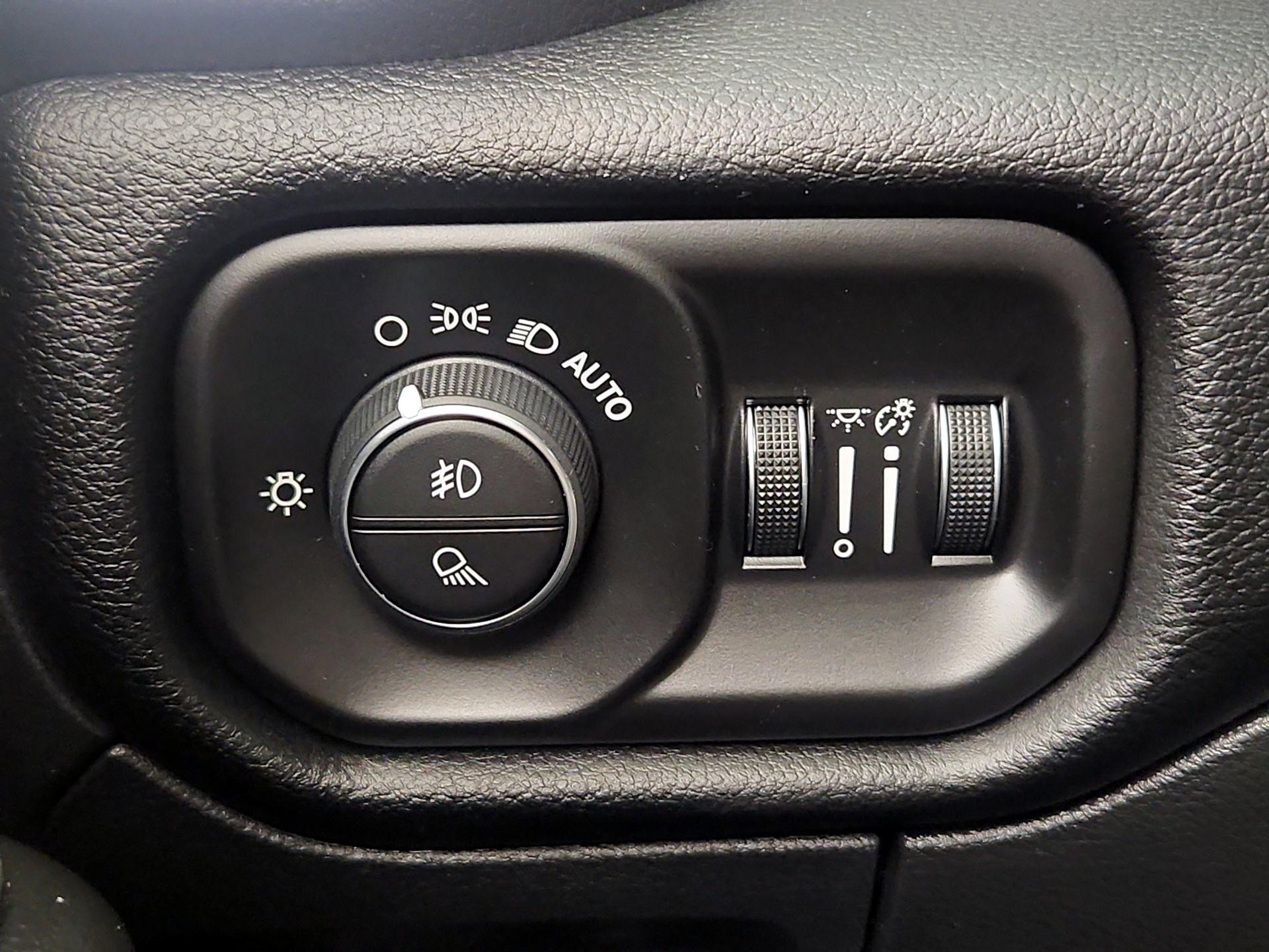 Thumbnail: 2025 RAM 1500 - 13