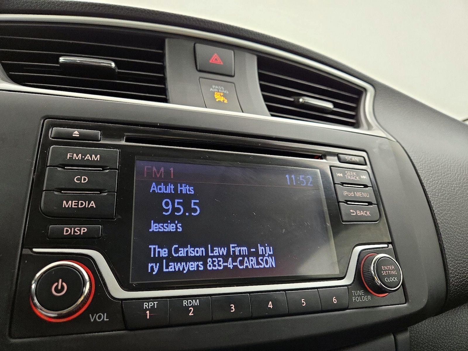 2018 Nissan Sentra S - Photo 16