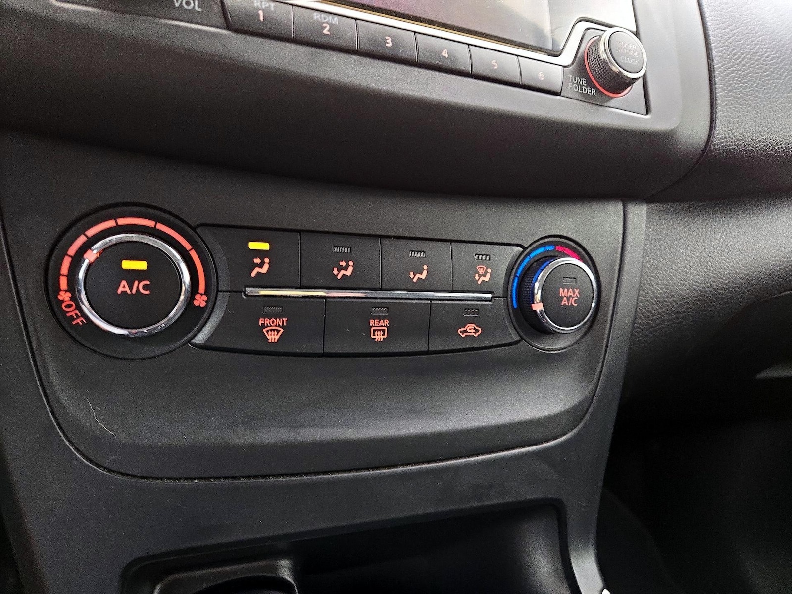 2018 Nissan Sentra S - Photo 17